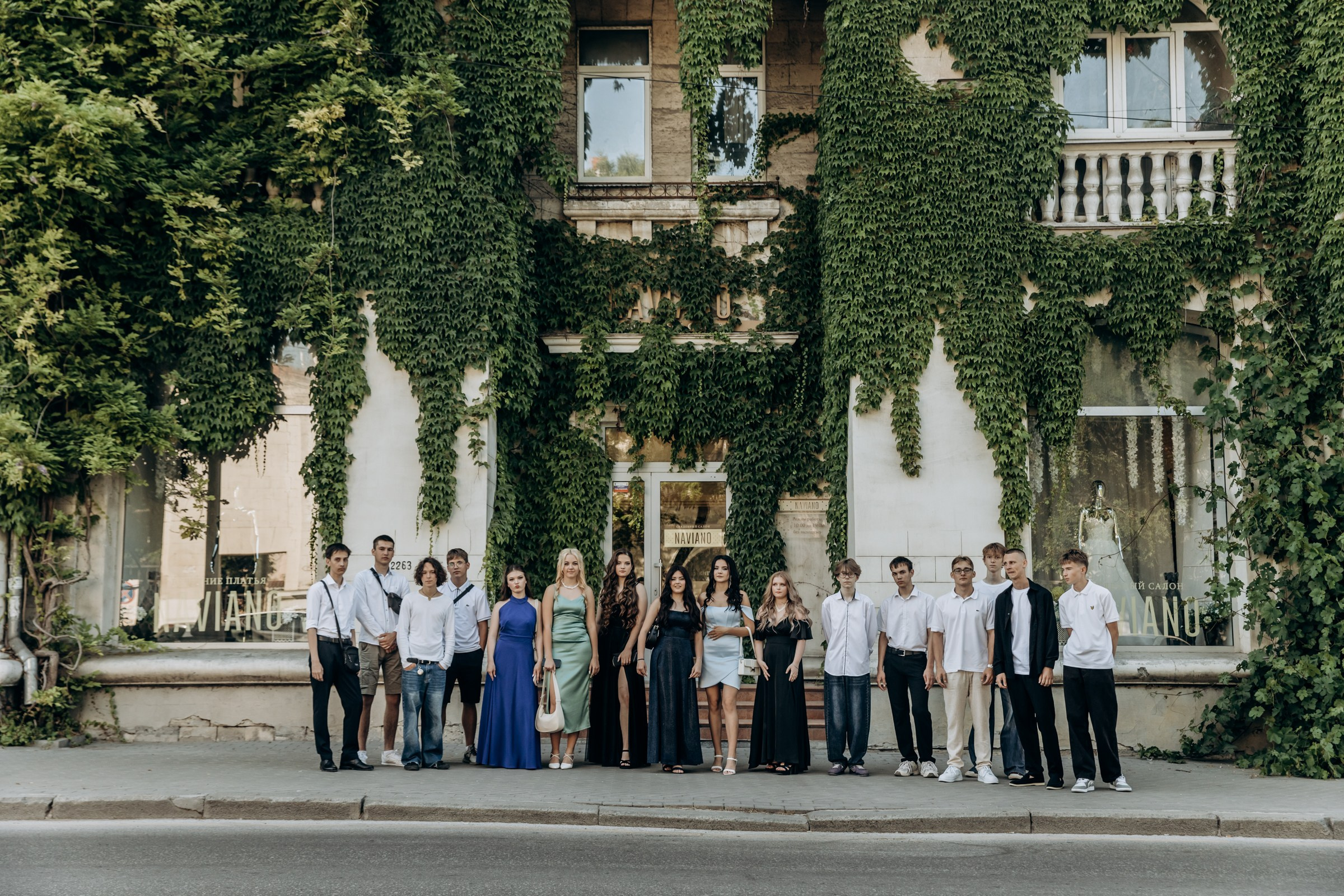 Школьники. Ищем лучшие локации. Снимем как в кино (съёмка выпускных, альбомы для 9-11 классов). Фотограф в Крыму — Федор зайцев. Свадебная, семейная и портретная съёмка. Фотографии для контента, для бизнеса. Корпоративная съёмка