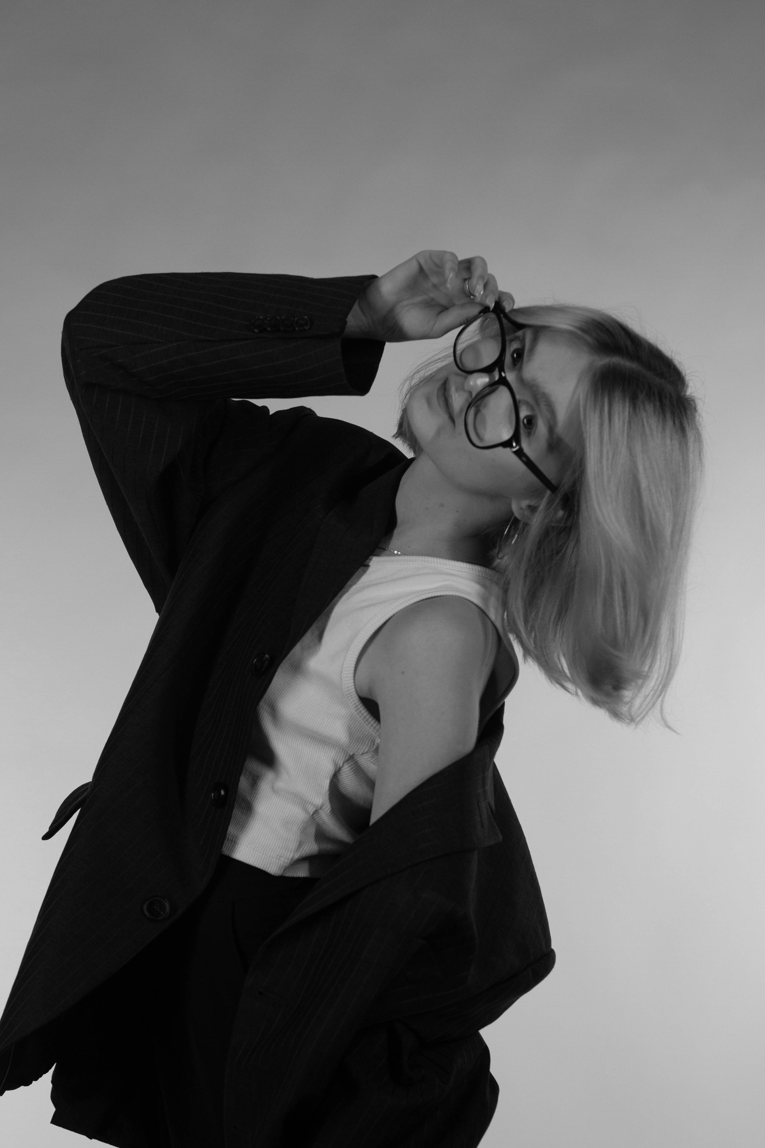 Лина фотостудия чб. Креативный фотограф Нижний Новгород Никита Корольков