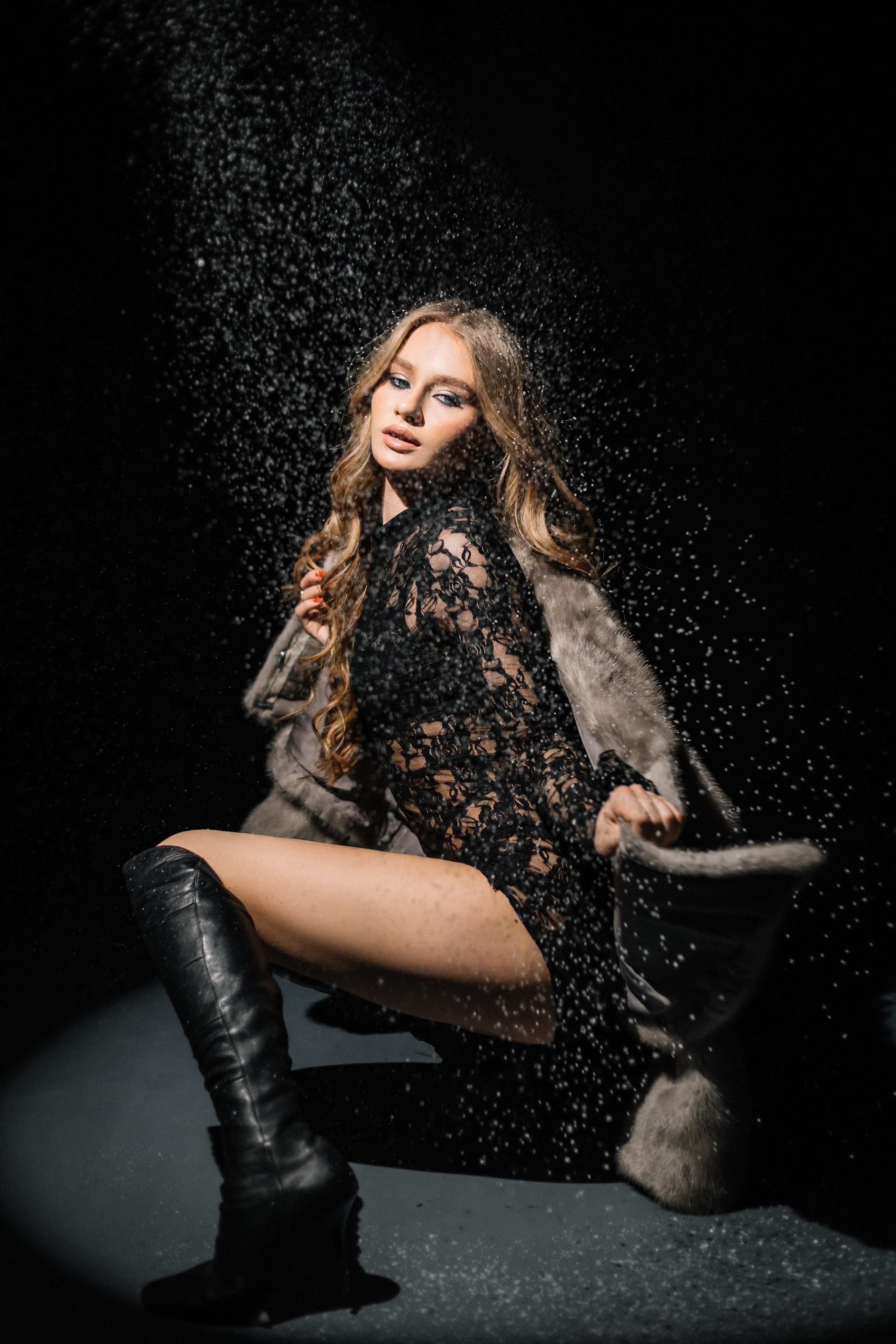 Фотосъемка в студии со снегом в Зеленограде