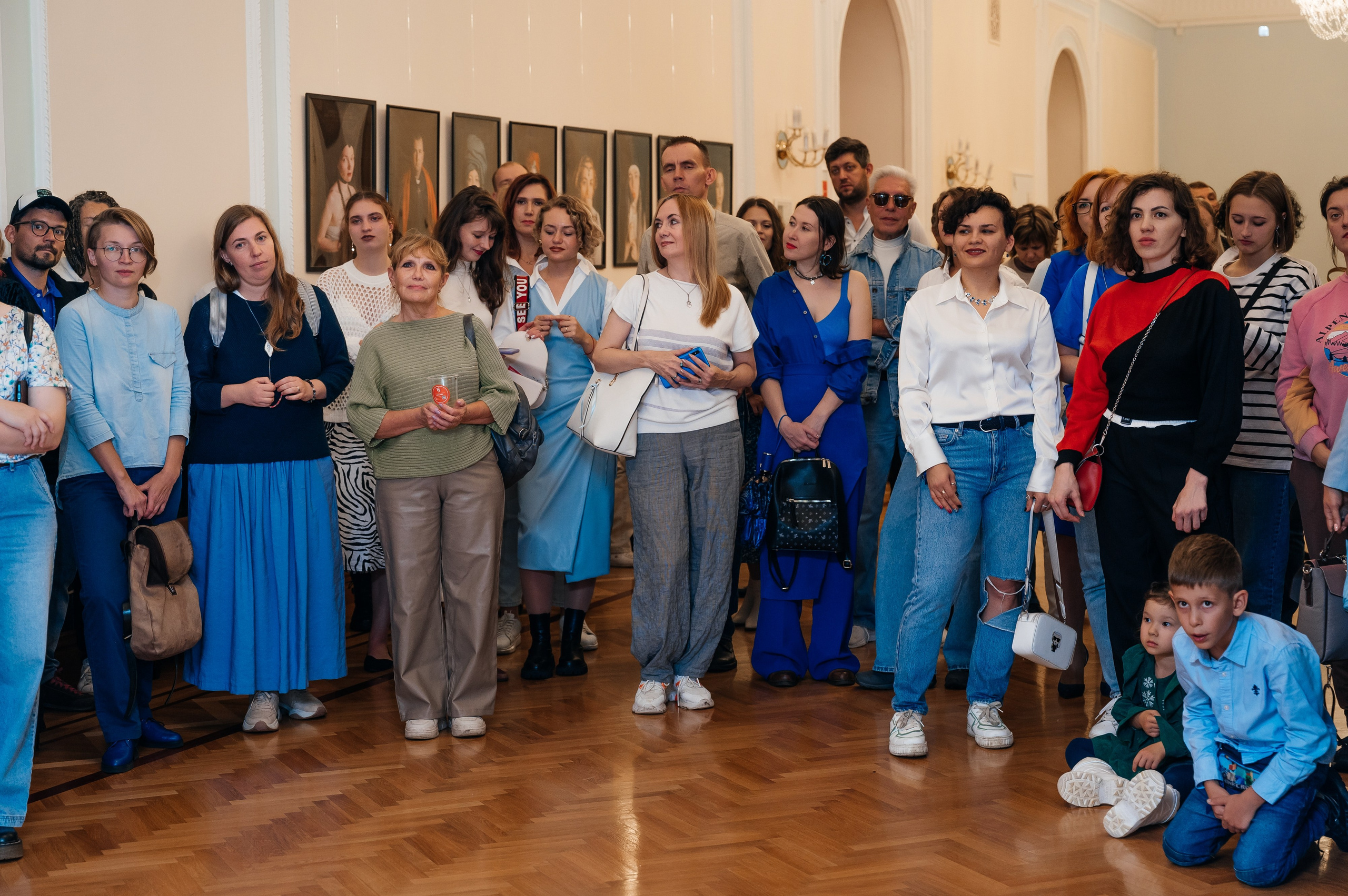 Открытие выставки Кати Васильевой в Молодежном театре. Wedding and family photographer USA