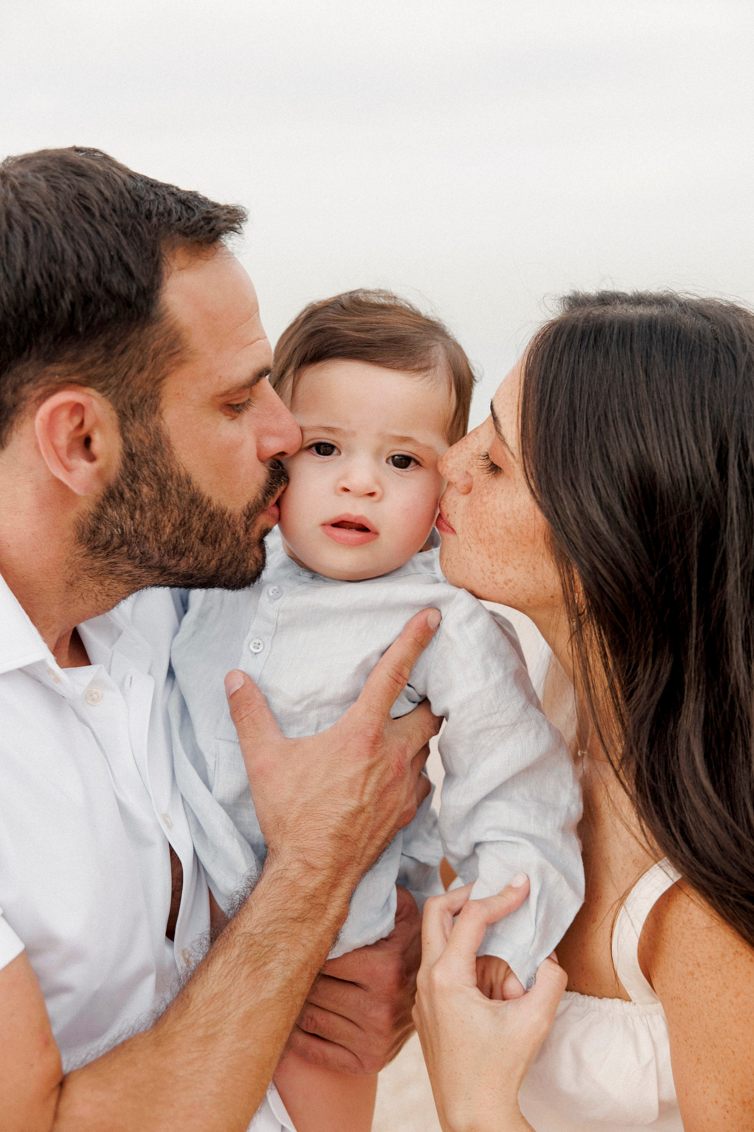 First year family photos near the sea. Главная