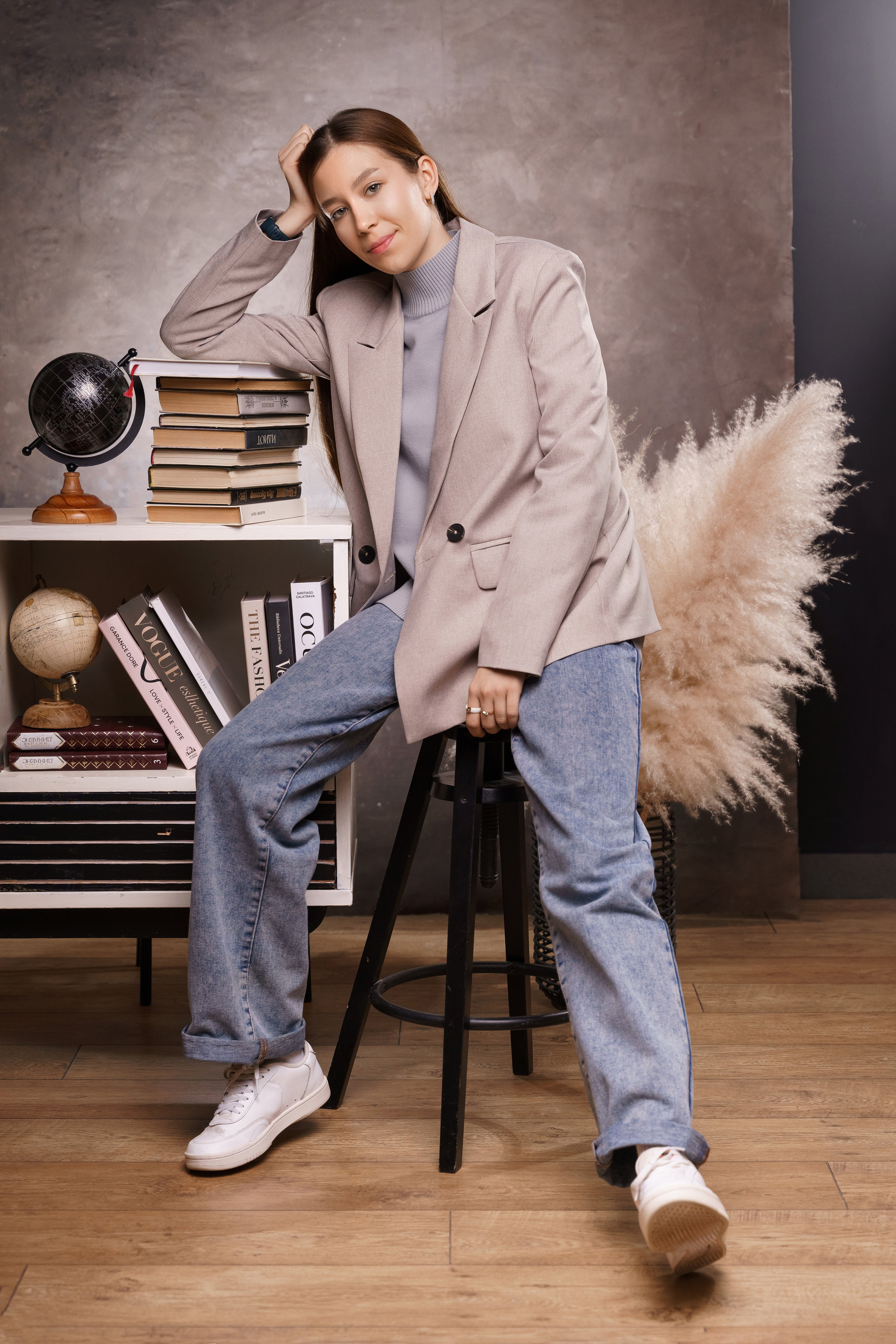 Серая. Выпускные альбомы и фотосессии в Кирове от Протасовой Жени