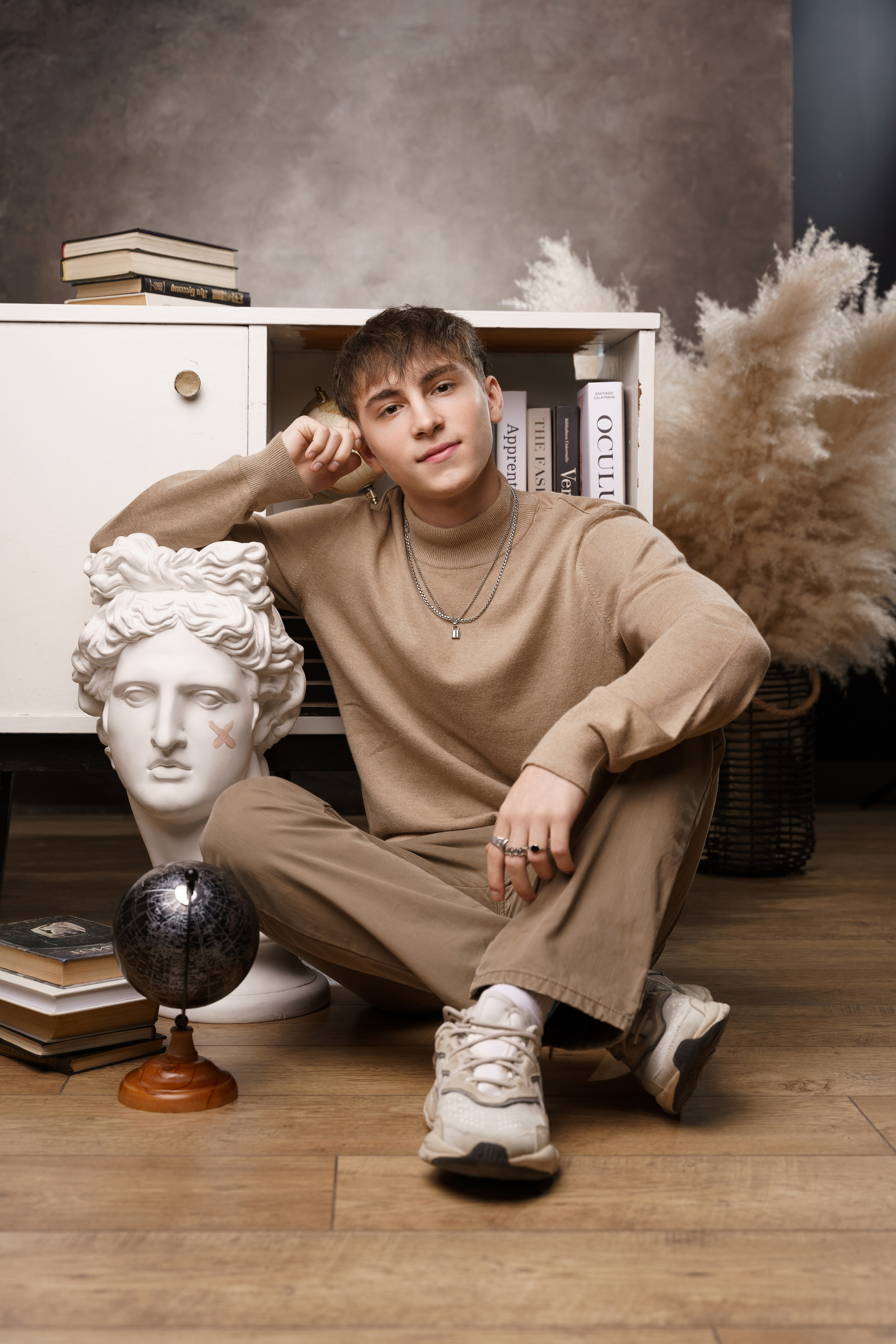 Серая. Выпускные альбомы и фотосессии в Кирове от Протасовой Жени