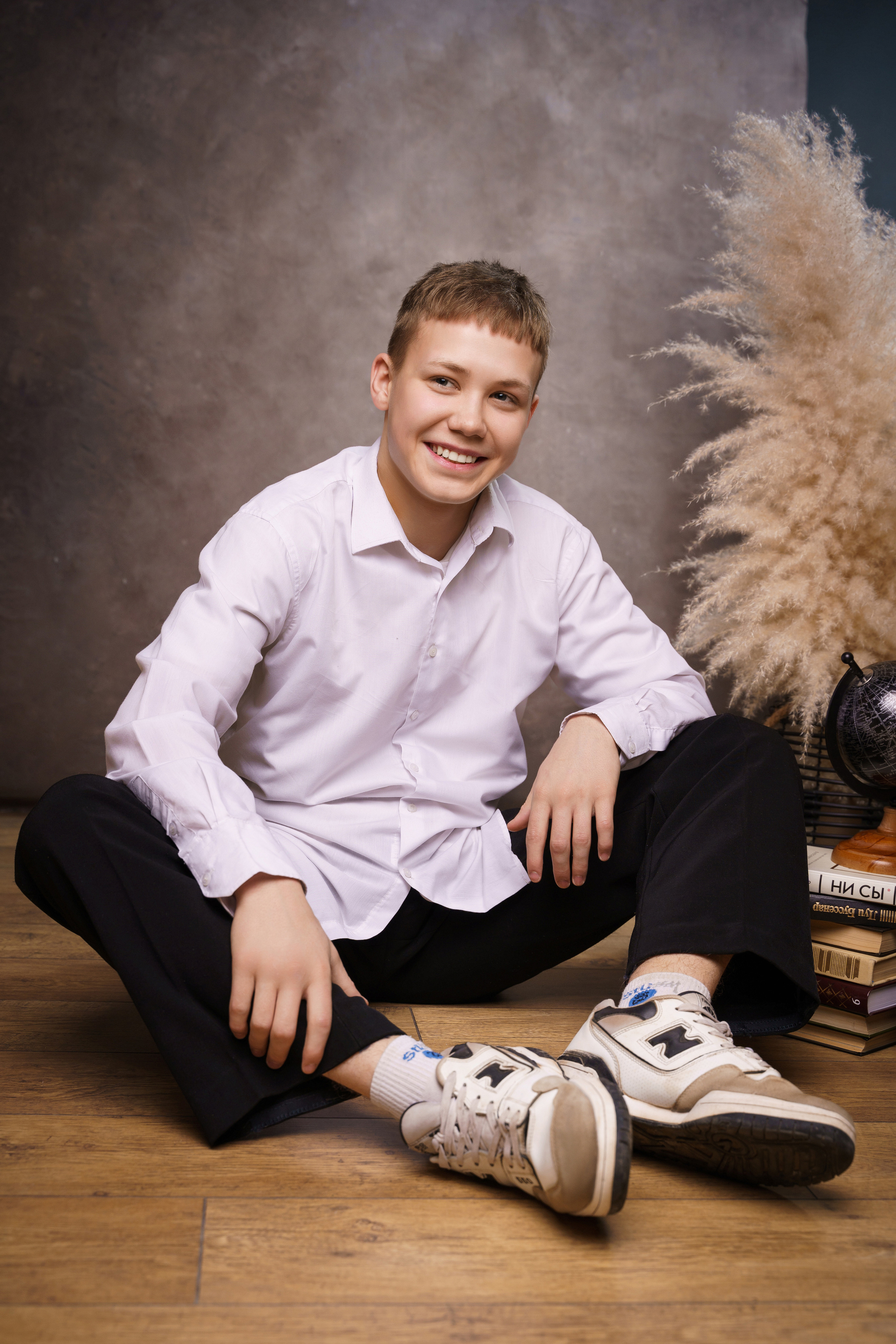 Серая. Выпускные альбомы и фотосессии в Кирове от Протасовой Жени