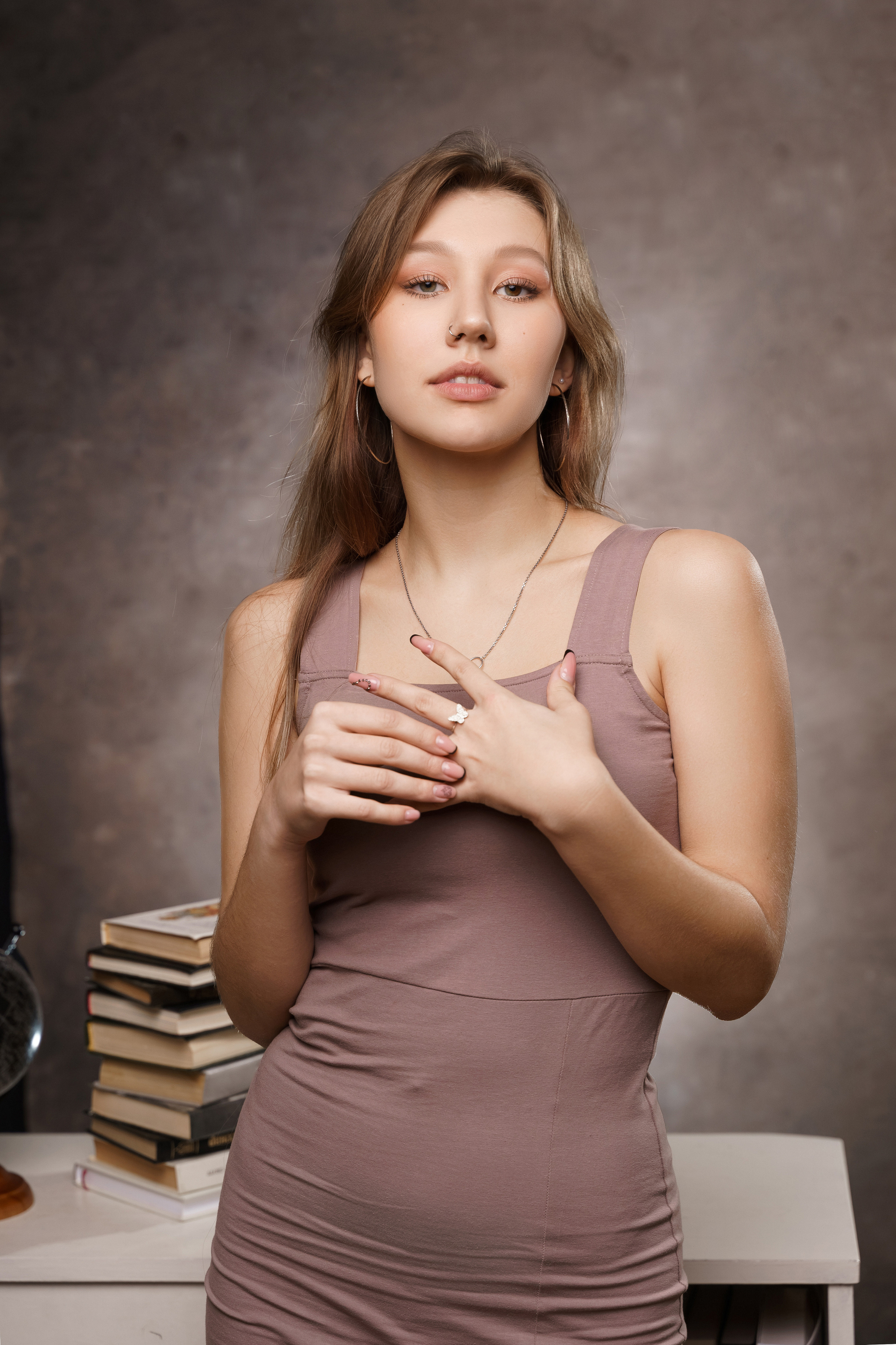 Серая. Выпускные альбомы и фотосессии в Кирове от Протасовой Жени