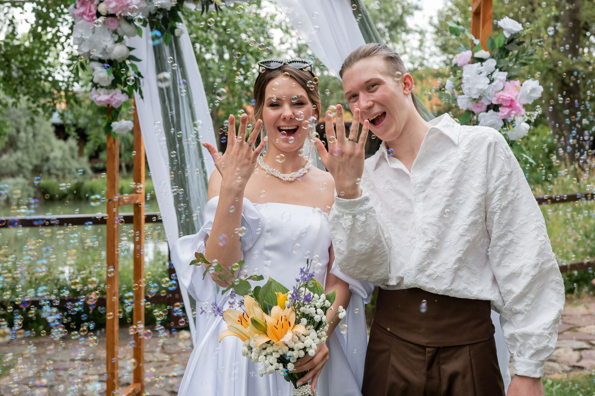 Влад и Кристина, камерная свадьба творческих ребят. Свадебный и портретный фотограф в Омске Матвей Краузе