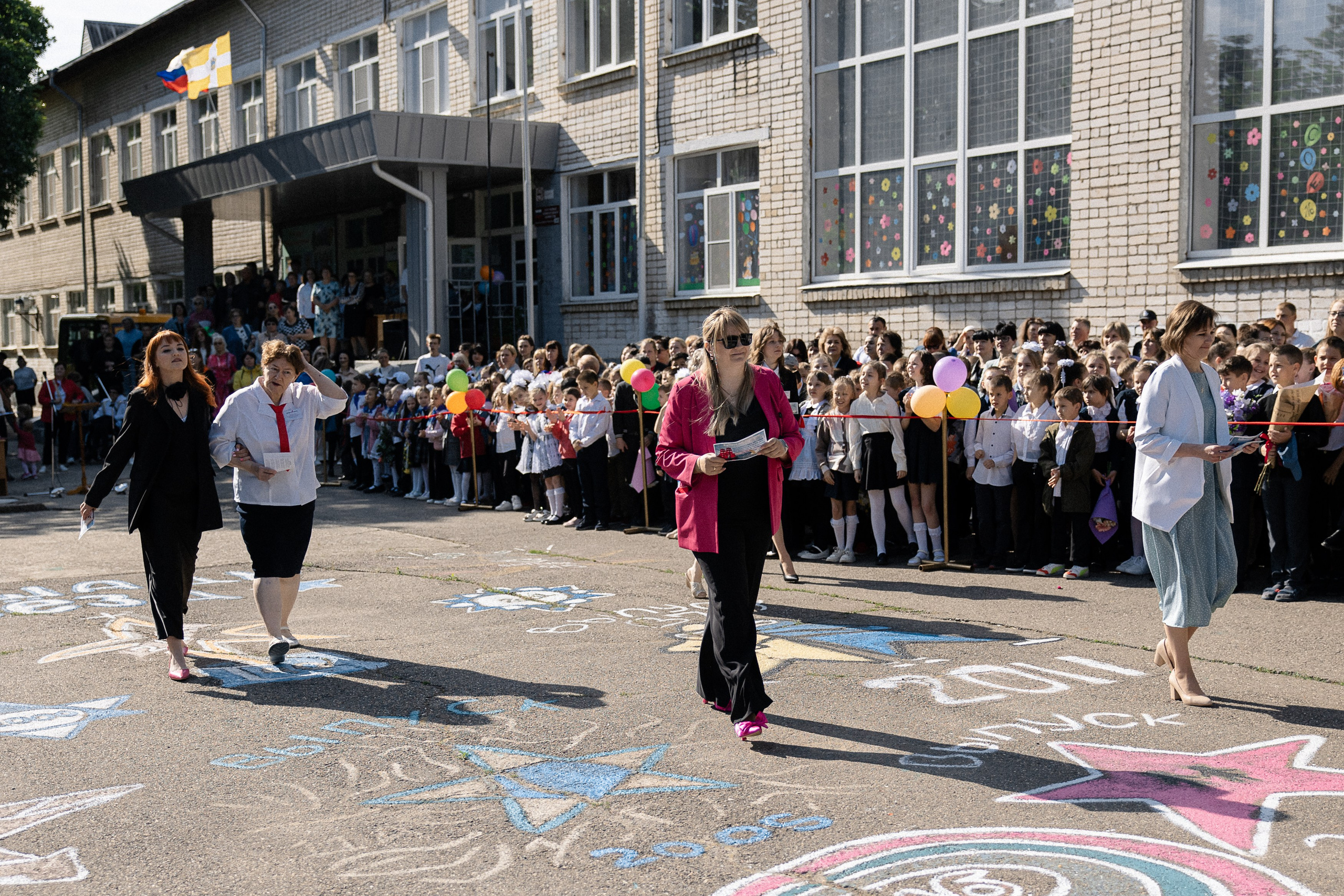 Последний звонок — линейка. Свадебный фотограф Роман Еремеев