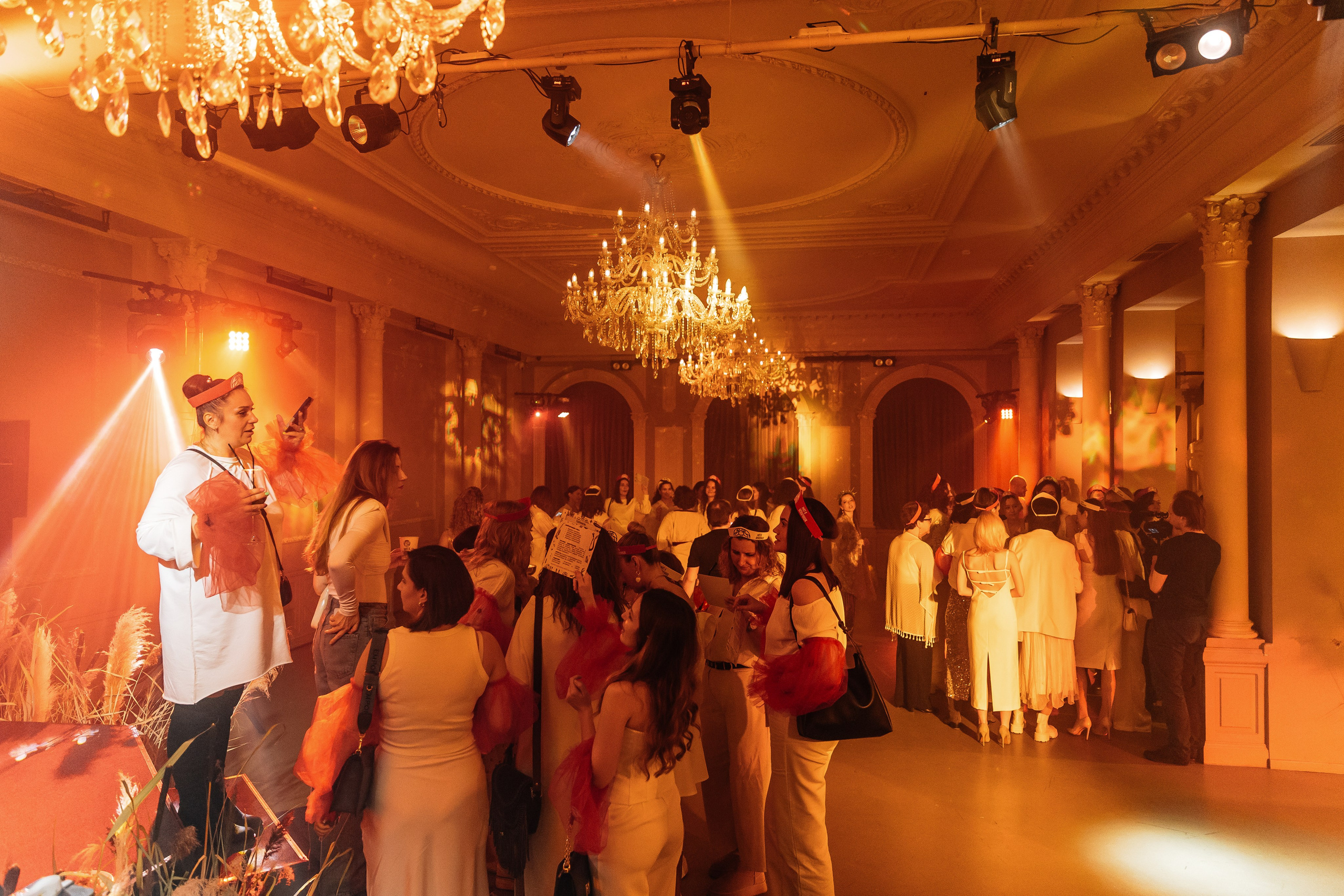 МЕГАДЕВИЧНИК 8 марта. Портфолио свадебного фотографа. Роман Каргаполов