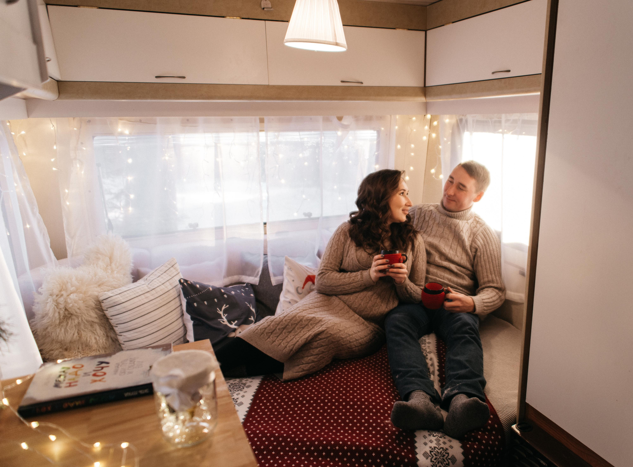 Зимой в трейлере. Свадебный фотограф Ижевск Петр Шишков