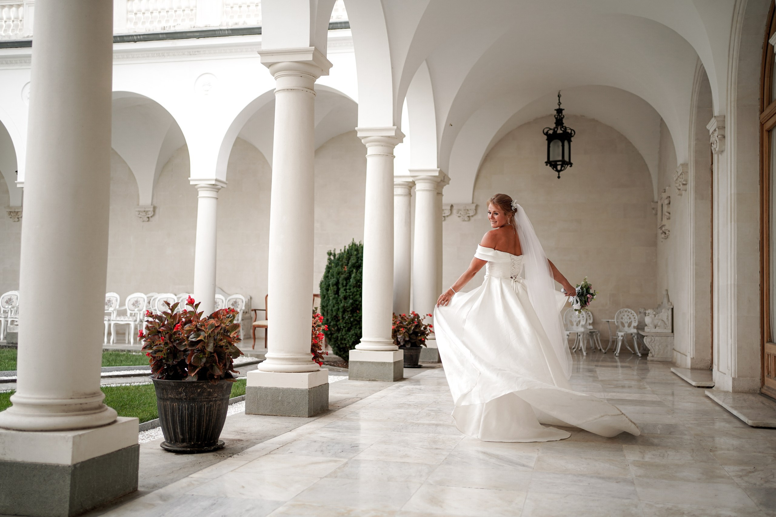 Свадебная фотосессия в Ливадийском дворце. Крым. Фотограф Алёна Чёботова. Свадебный фотограф в Ростове-на-Дону. Таинство Крещения и Венчания, семейные фотосессии. Алёна Чёботова