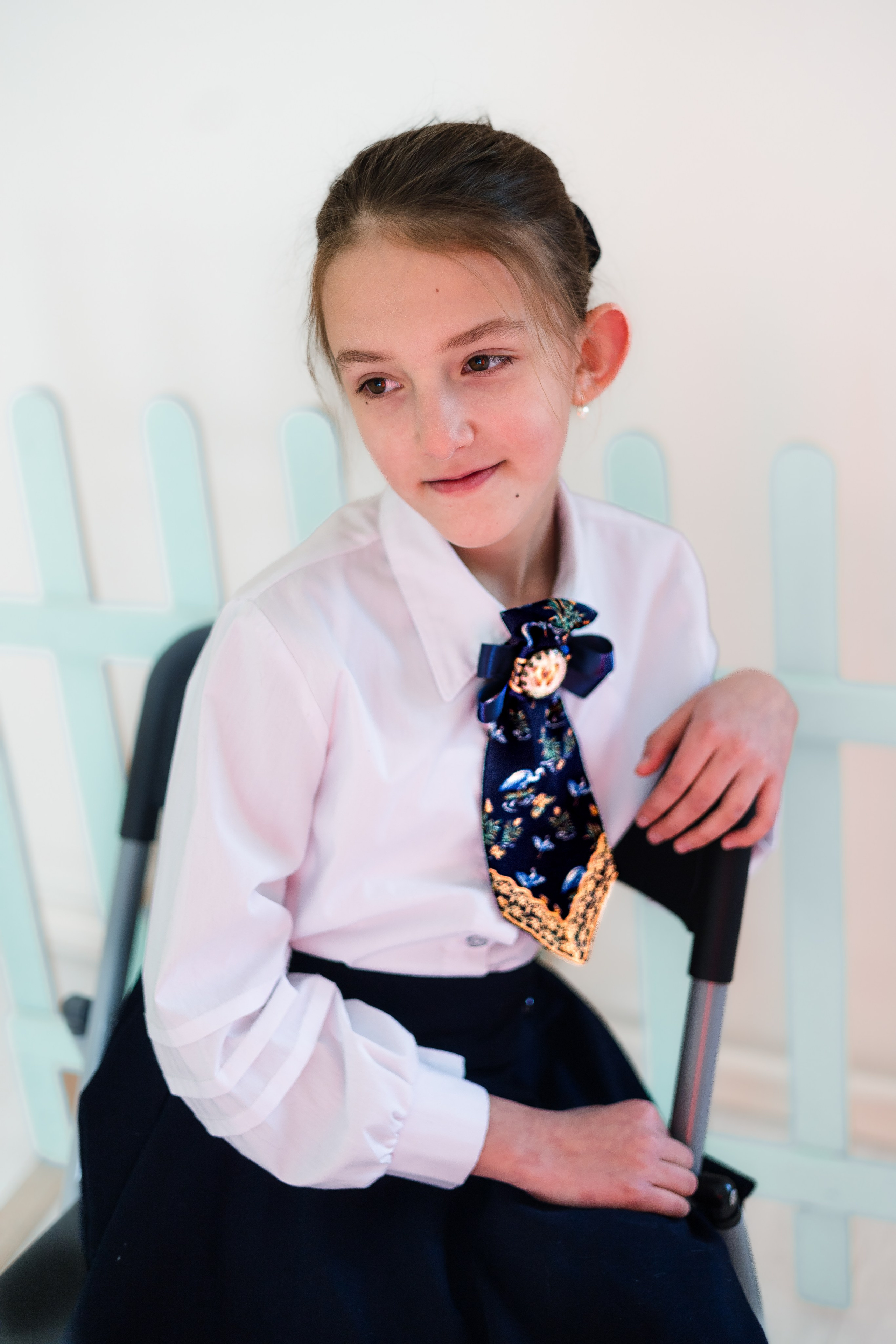 Галстук-переделка — стильное решение для оригинального образа девочки-подростка. Школа для девочек во Владивостоке — Само Совершенство