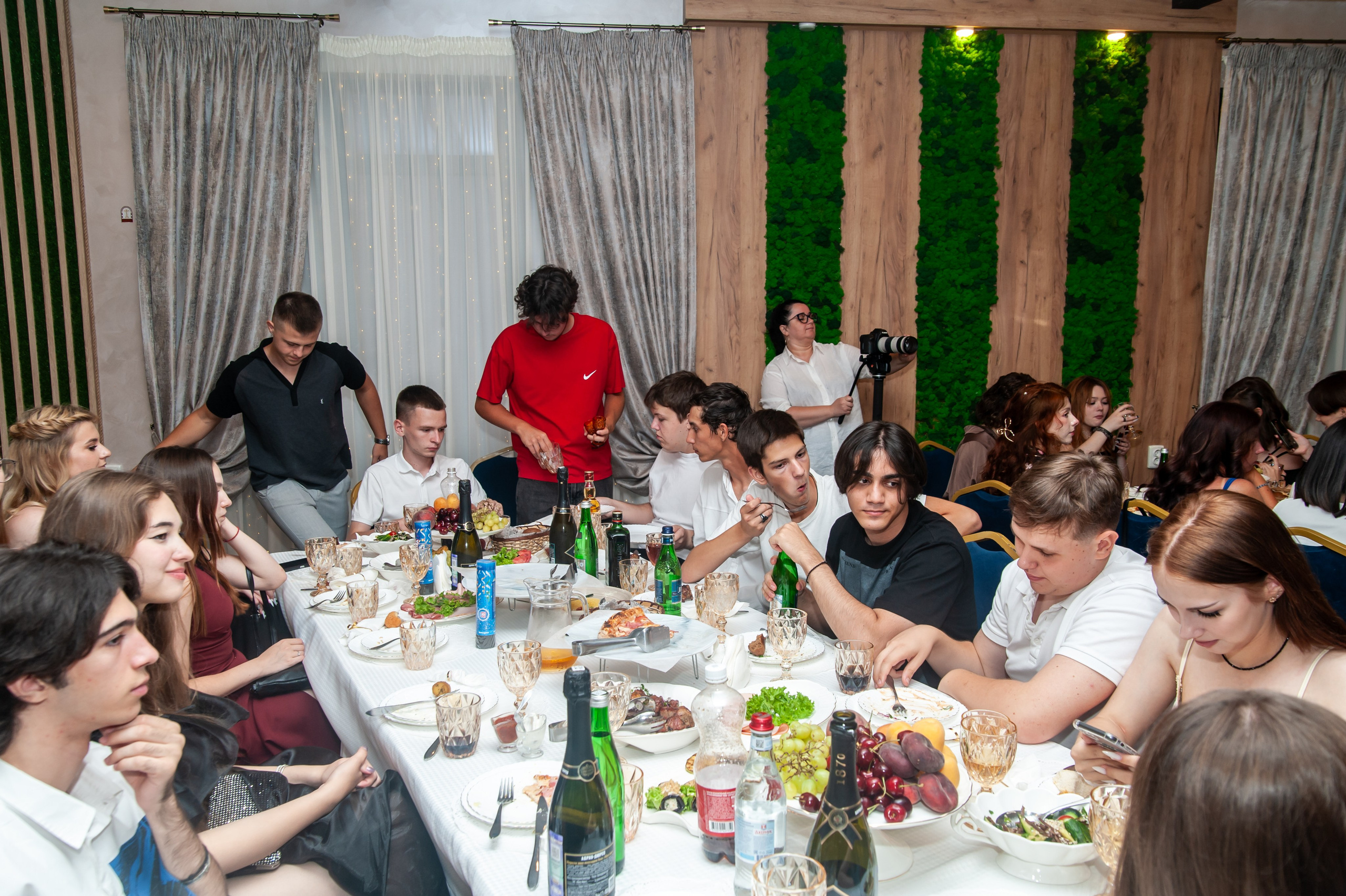 Выпускной МАОУ СОШ № 17 им. Эдуарда Есаяна. Свадебный и семейный фотограф Денис Лукьянов в Краснодаре, Краснодарском крае и Республике Крым