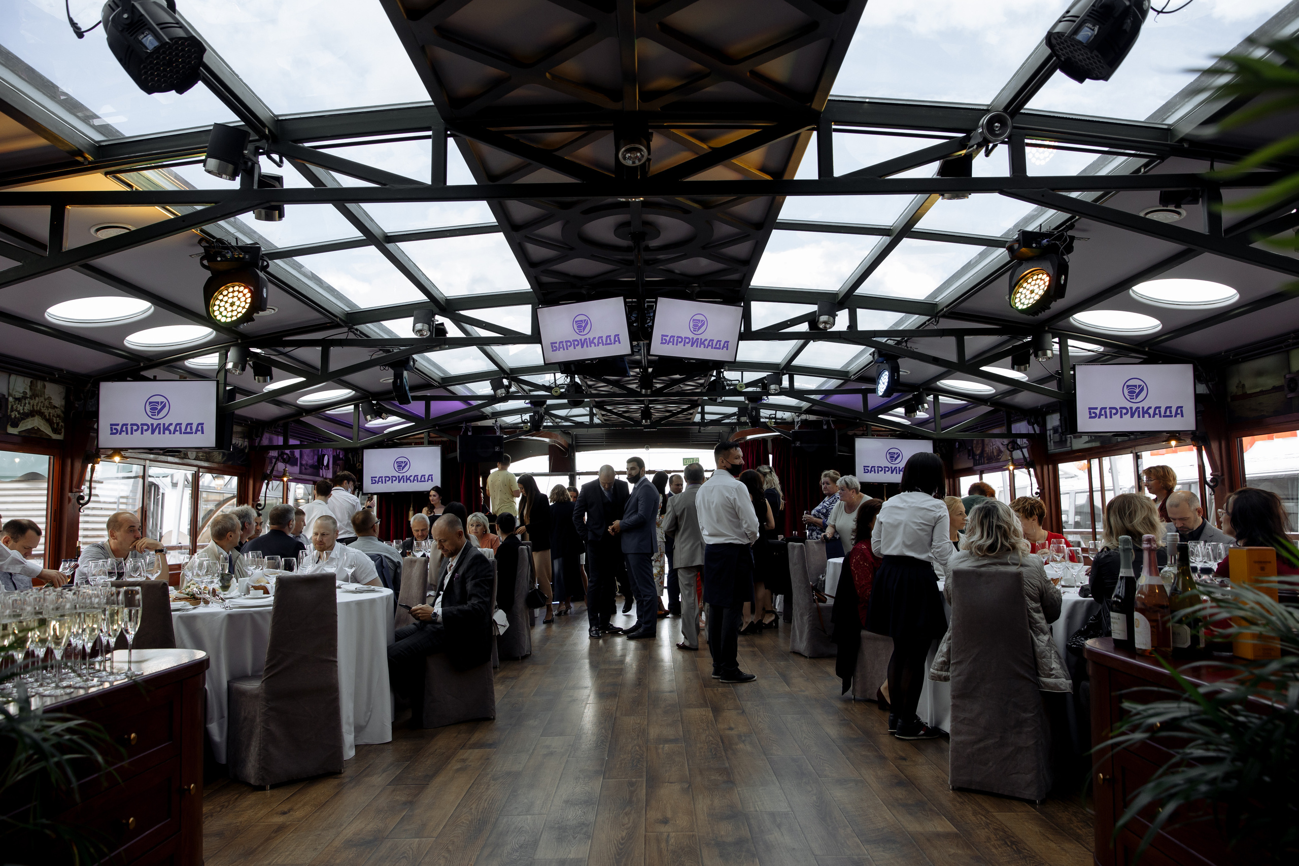 БАРРИКАДА. Свадебный фотограф в Санкт-Петербурге Александр Пащенко