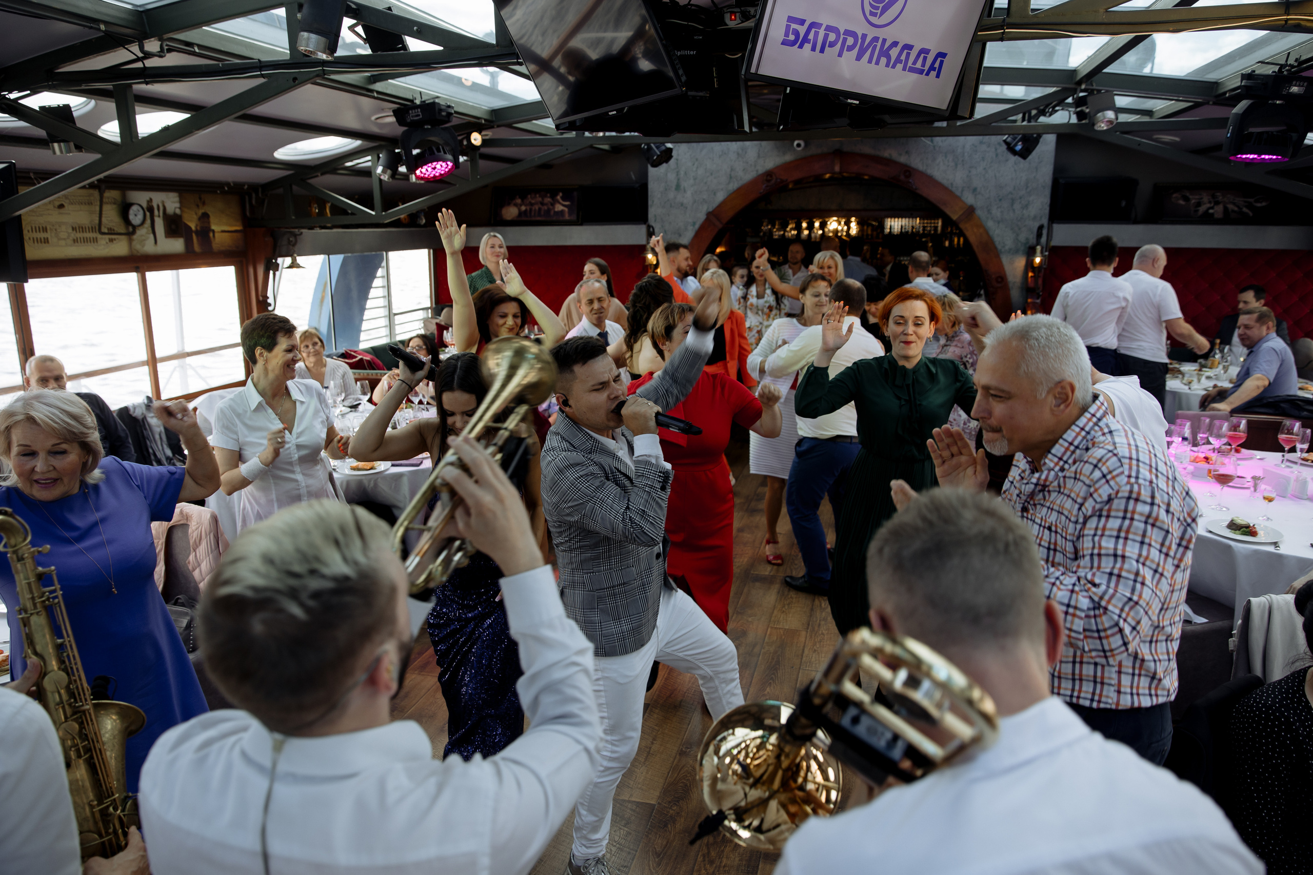 БАРРИКАДА. Свадебный фотограф в Санкт-Петербурге Александр Пащенко