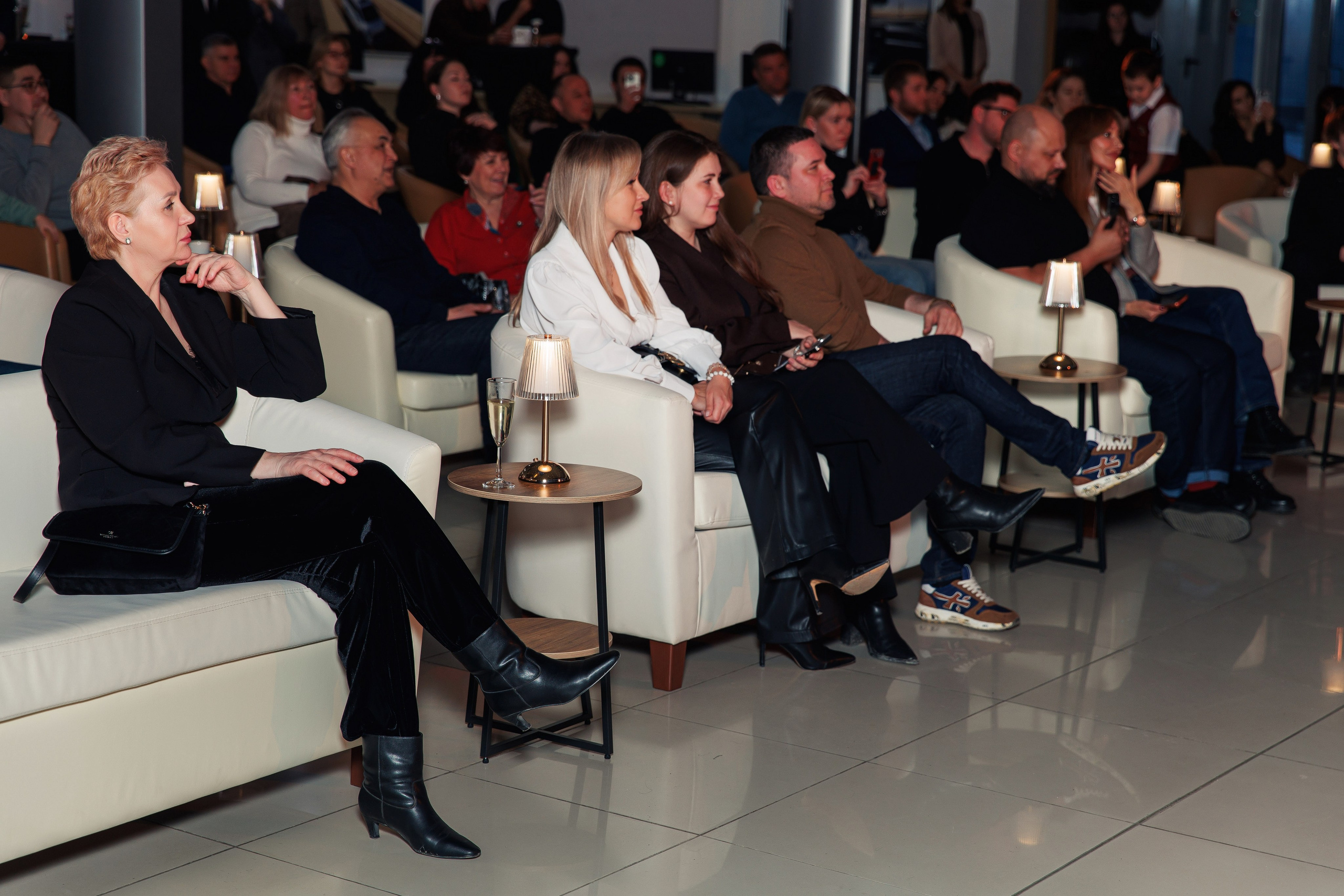 Презентация новой Toyota RAV4. Репортажный и свадебный фотограф в Уфе Павел Кожевников