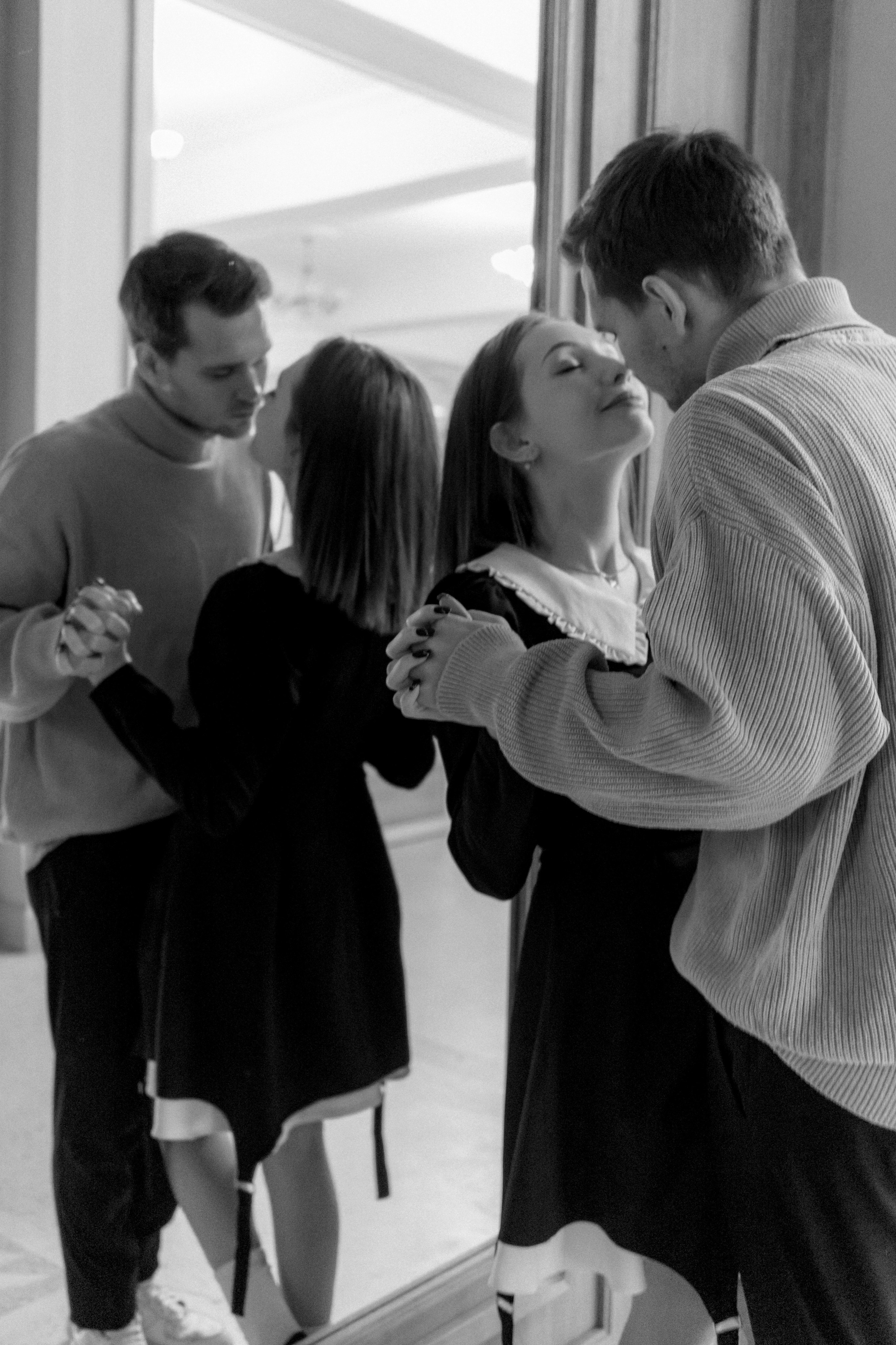 Вероника & Егор. Прогулка под шелест страниц. Эстетичная фото- и видеосъёмка Ирина Арсентьева. Челябинск и весь мир