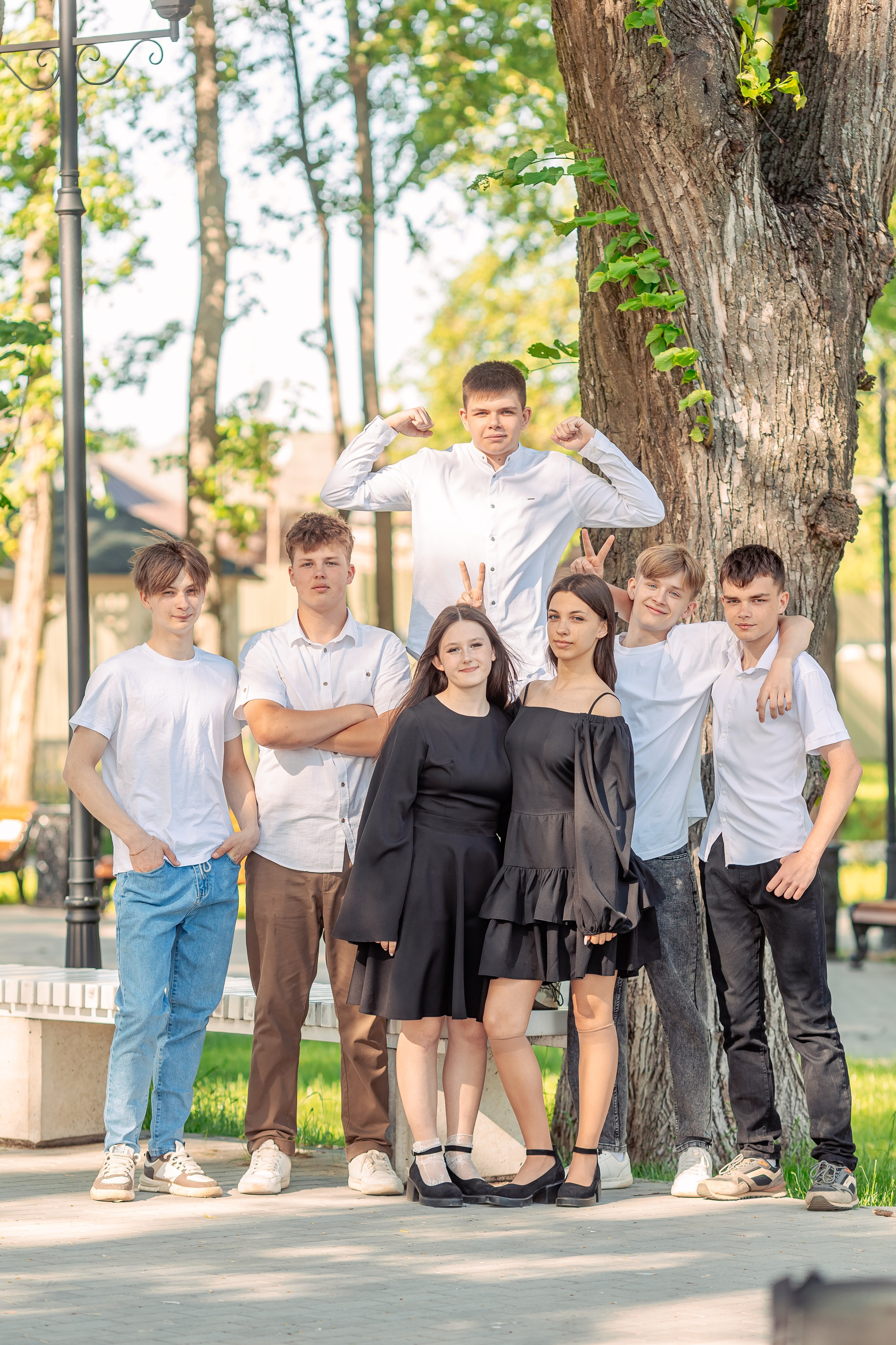 Позирование группы. Выпускные альбомы для детского сада и школы
