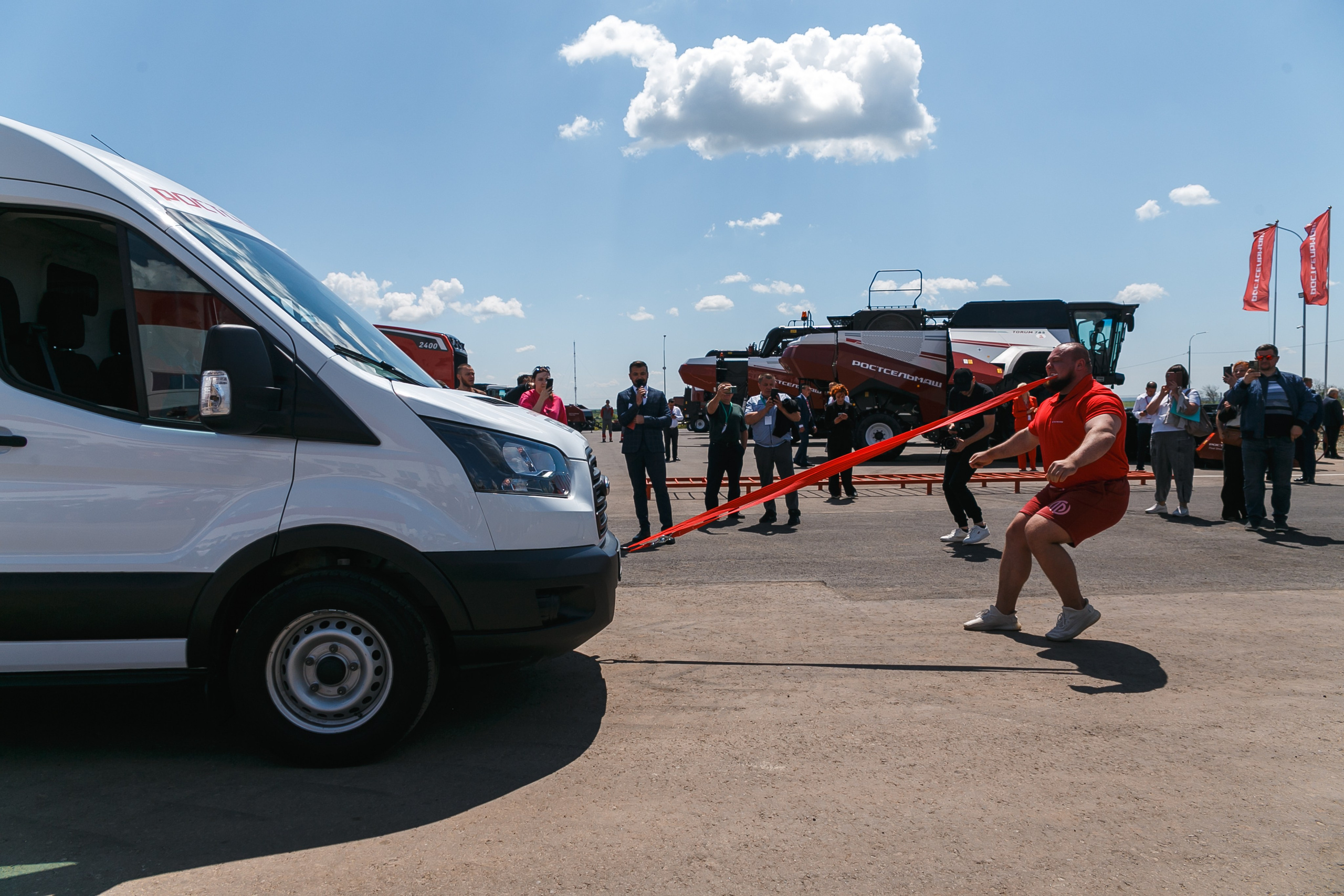 Открытие дилерского центра Ростсельмаш. Событийный фотограф Максим Бескоровайновнов
