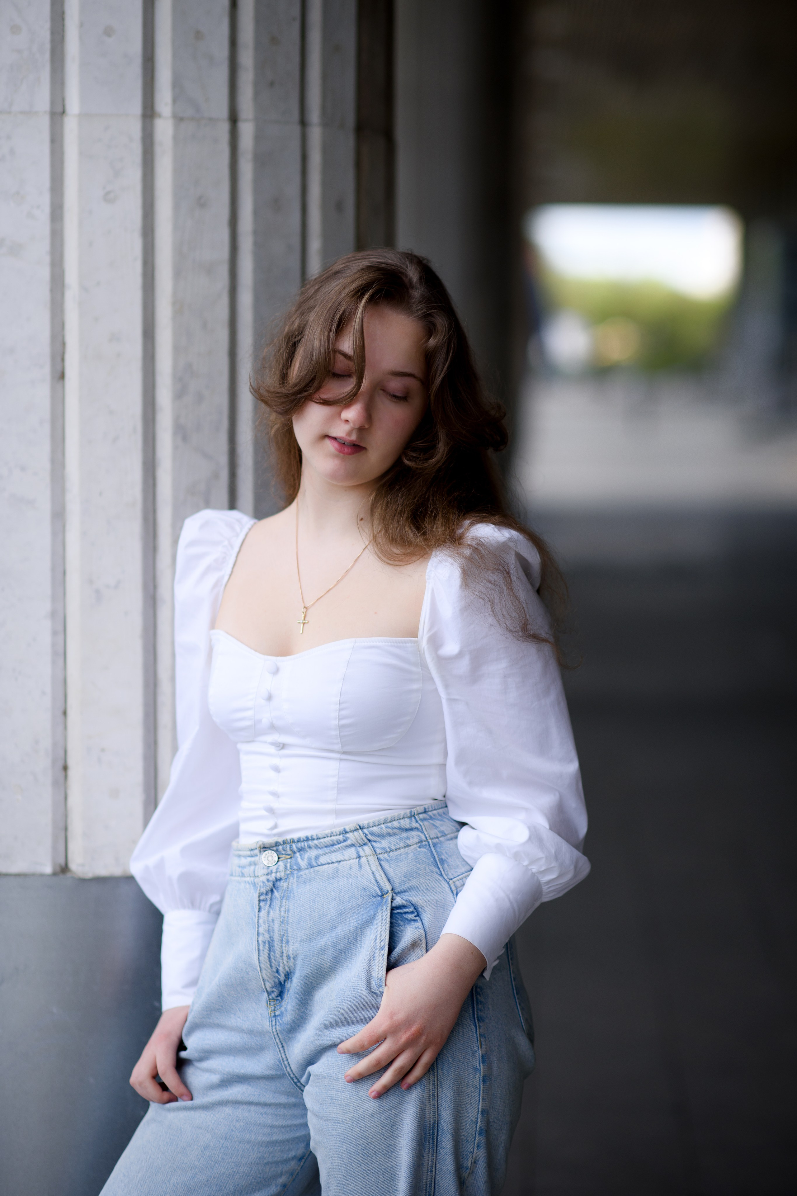 Фотосессия девочки-подростка в Музеоне в цветении. Главная