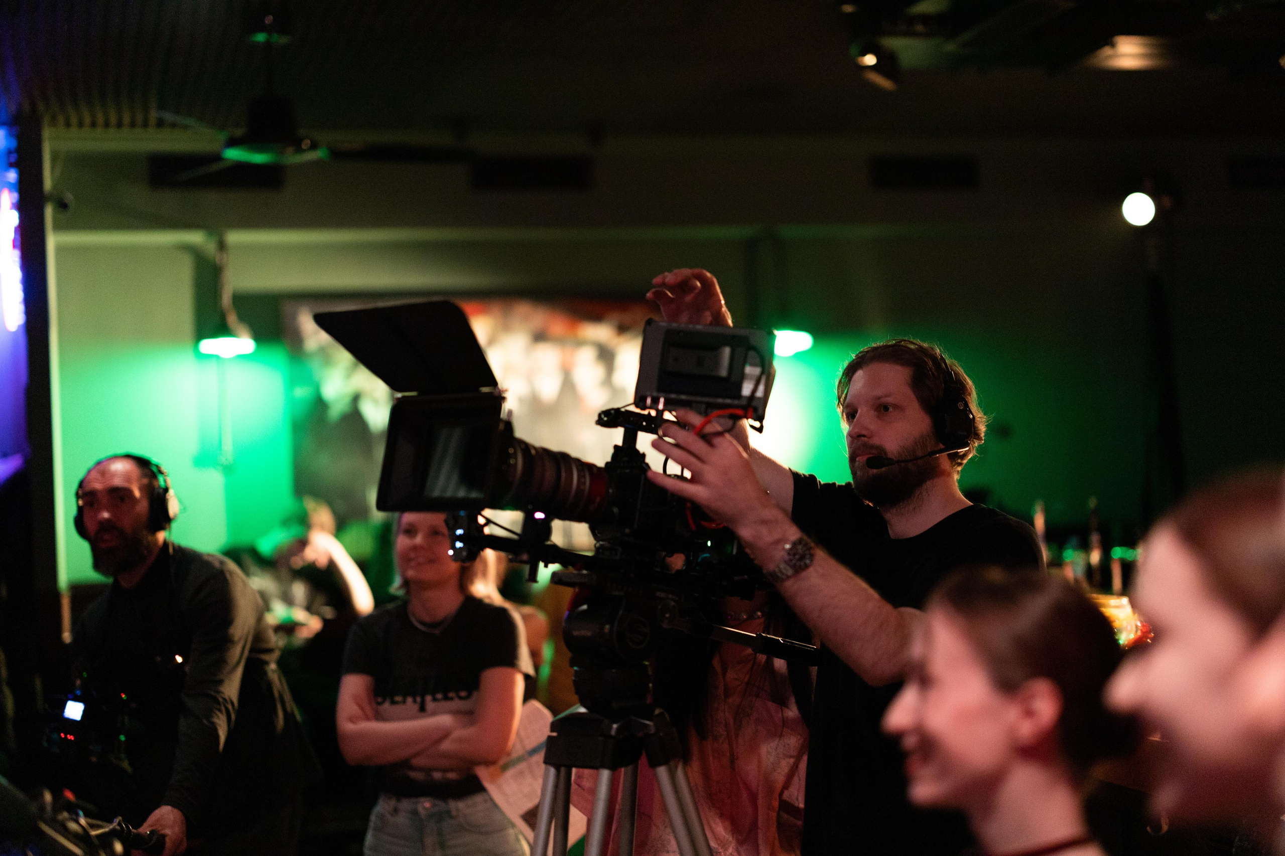 Film backstage. VICTORIA SHU