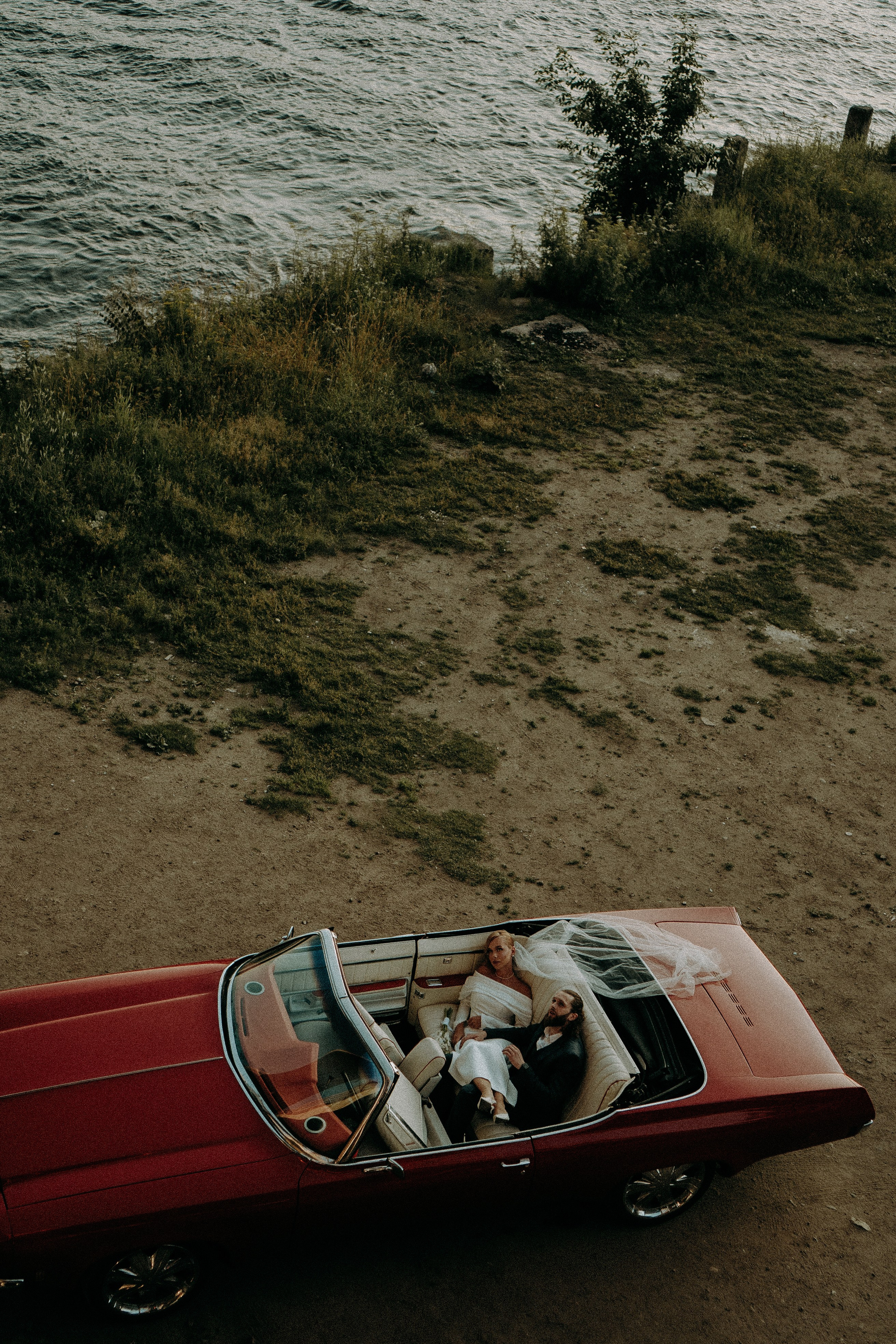 СВАДЕБНАЯ СЬЕМКА ВОЗЛЕ МСОТА БЕТАНКУРА НА КАБРИОЛЕТЕ. Профессиональный фотограф, Санкт-Петербург — Виктория Богомолова