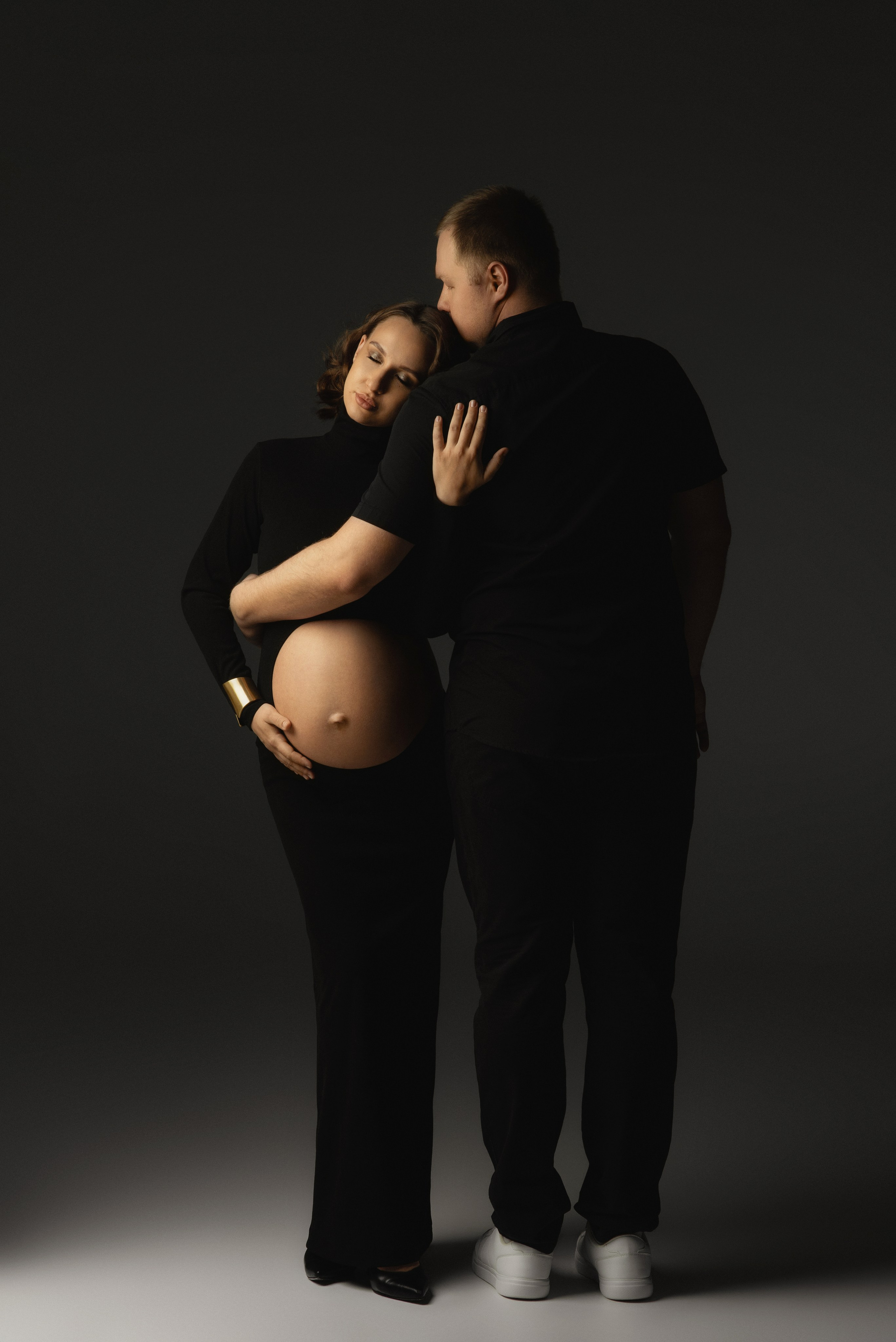 Фотосъемка беременности. Фотограф беременности, новорожденных и детей до года в Челябинске Волк