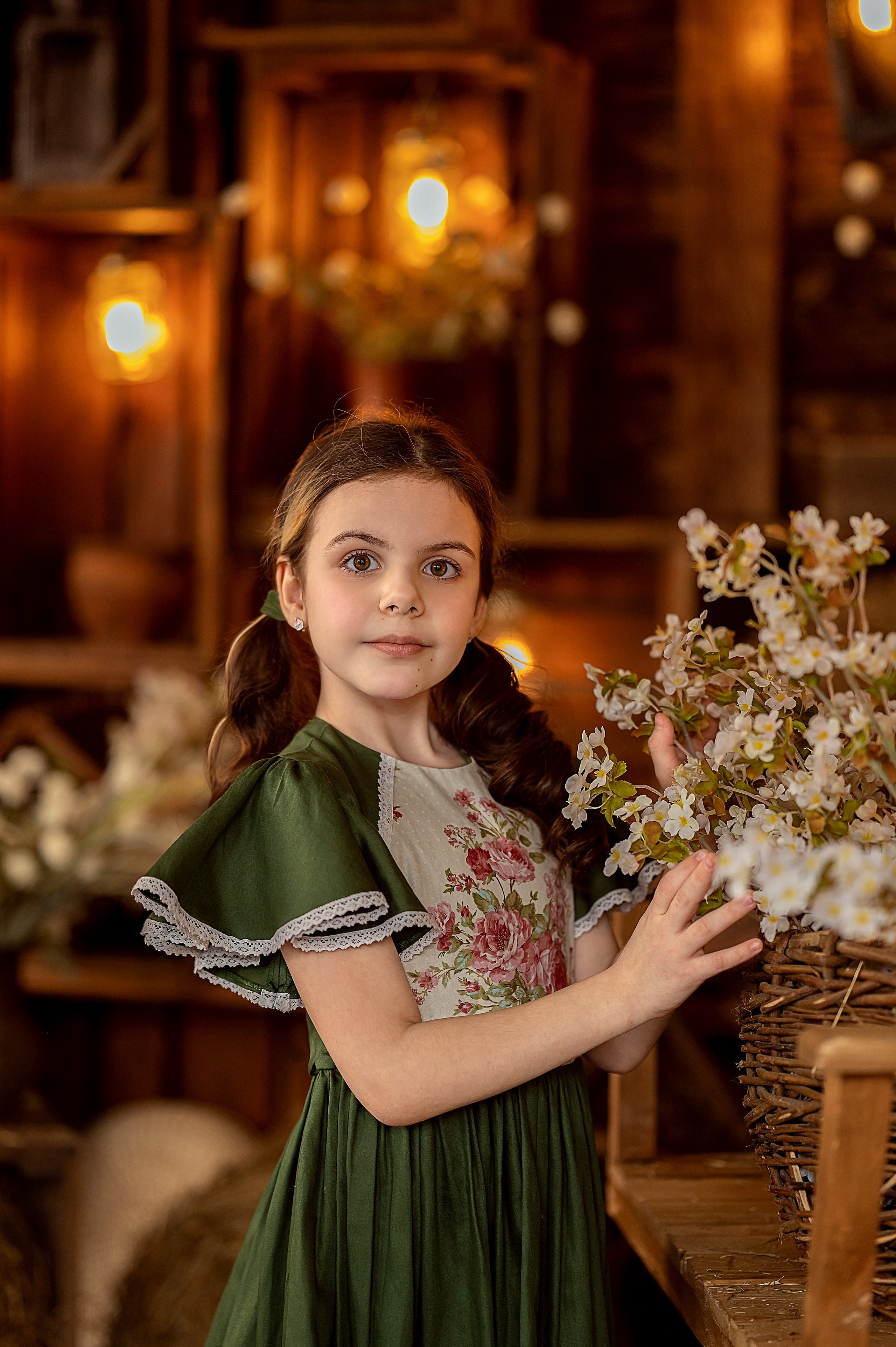 Фотосессия на сеновале Леонардо студия. Детский и семейный фотограф г. Москва Оксана Катаджи