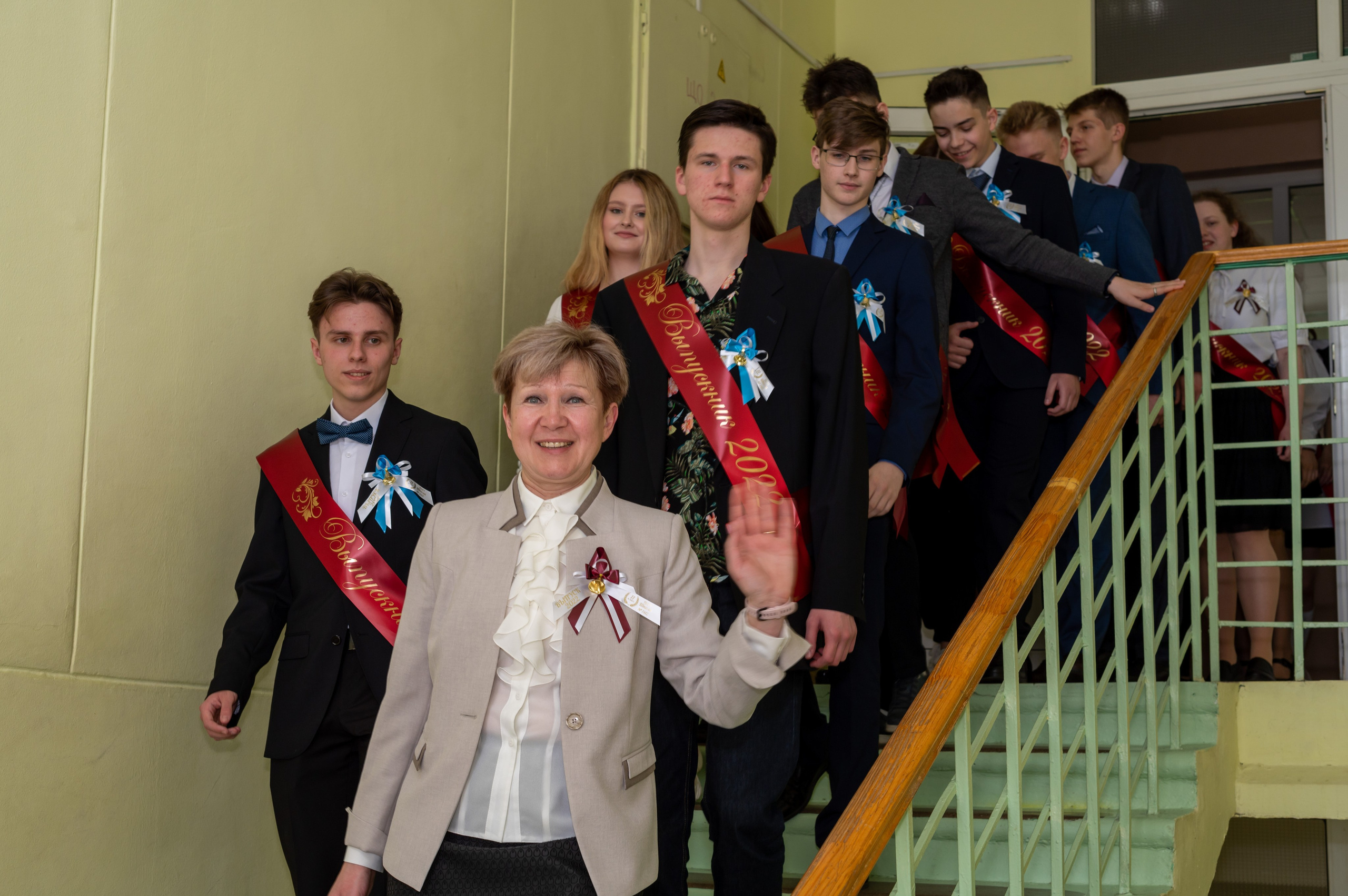 Последний звонок Школа 1412. Детский и семейный фотограф г. Москва Оксана Катаджи