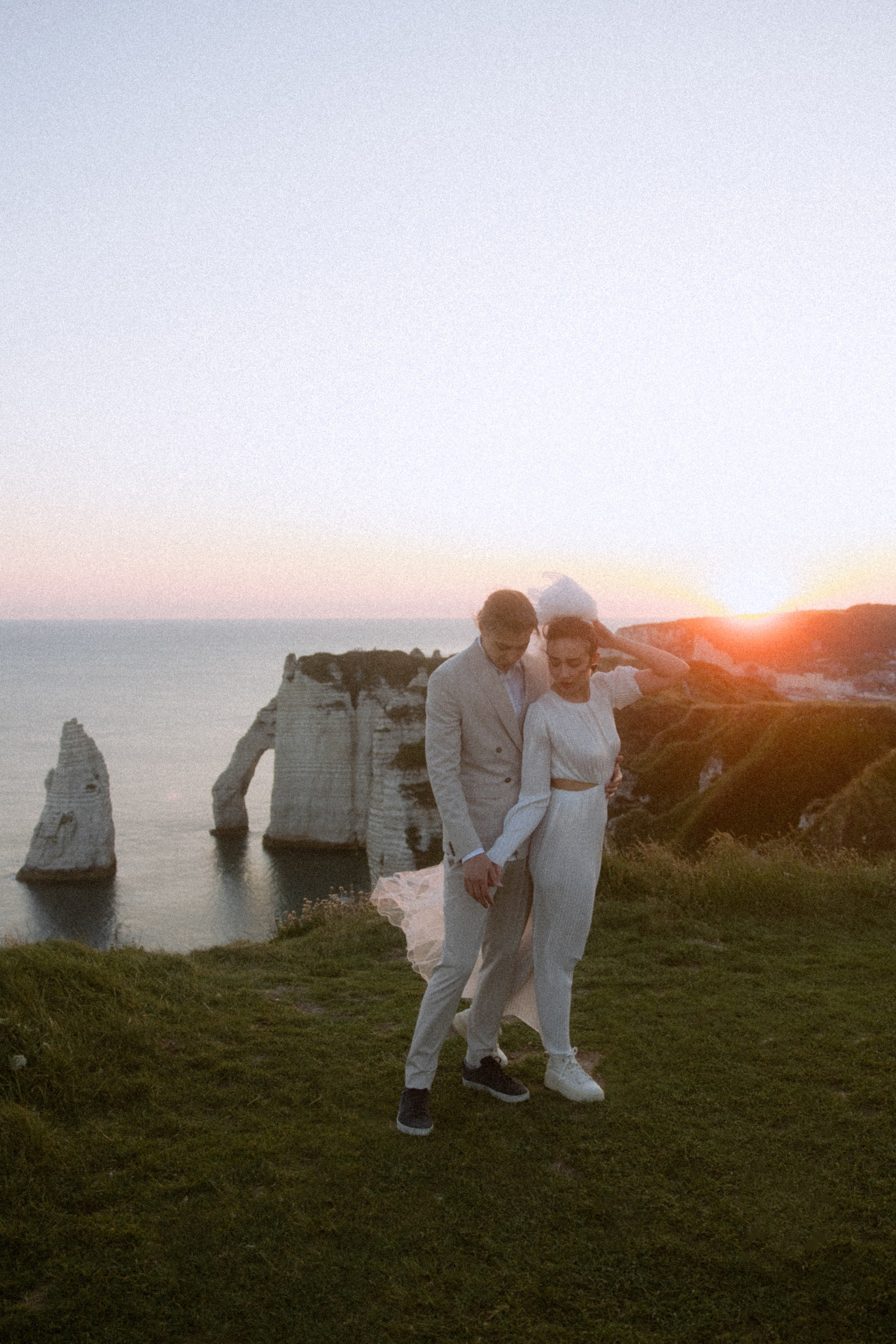 Étretat. Galina and Nikita Bykovets, a wedding photographer and videographer duo in Germany