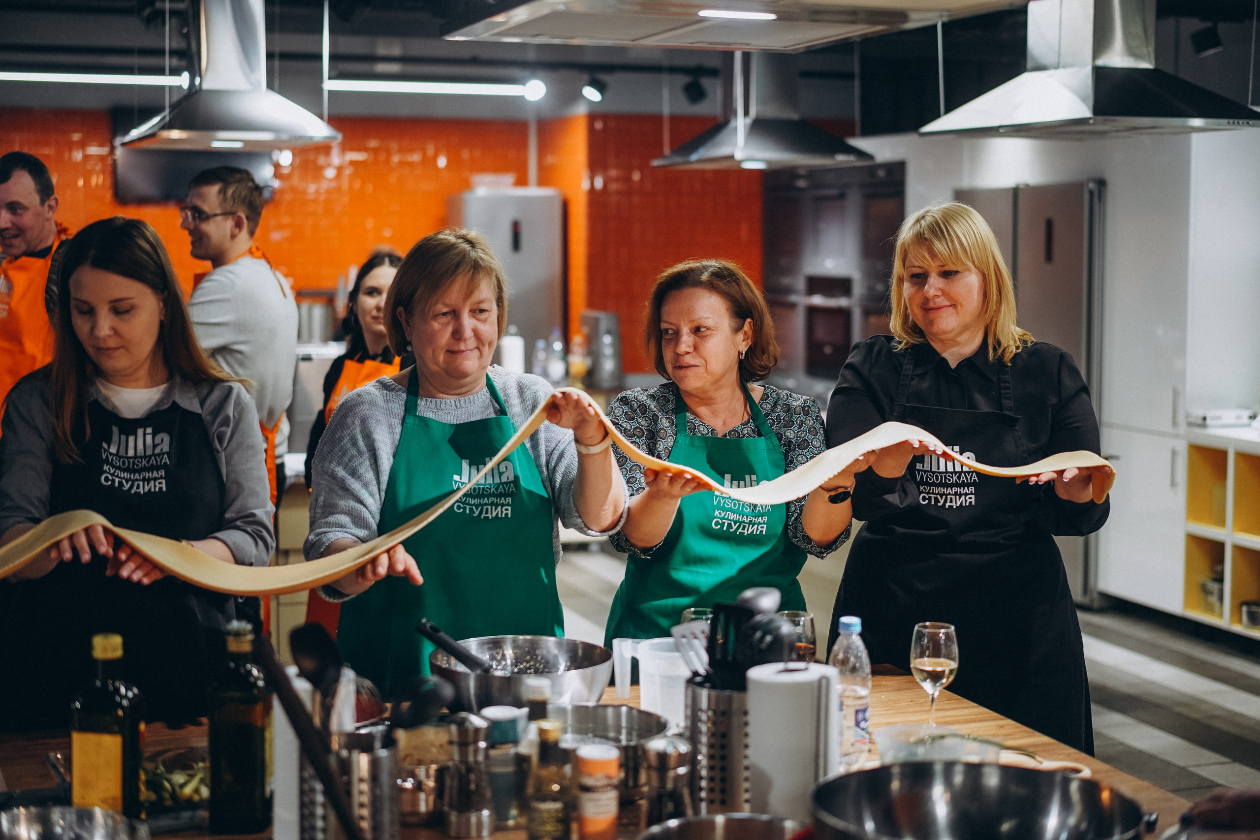 Репортаж с кулинарной студии Юлии Высоцкой. Портретный фотограф в Москве Илья Корненков