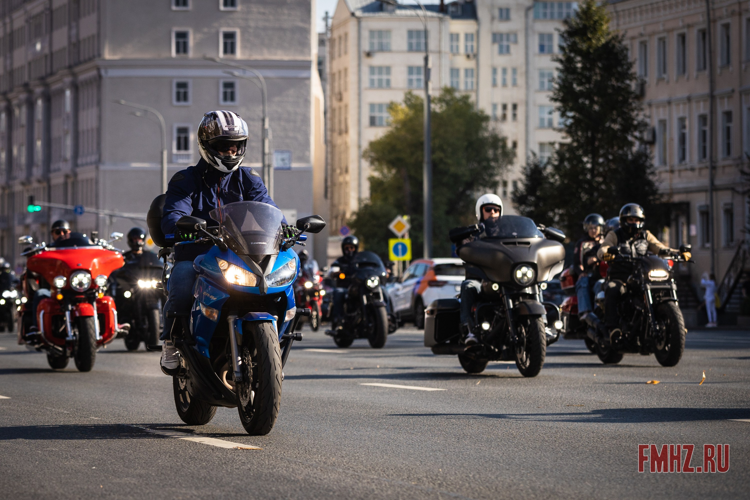 Закрытие Мотосезона 2023 на проспекте Академика Сахарова. Фотограф Владимир Охрименко