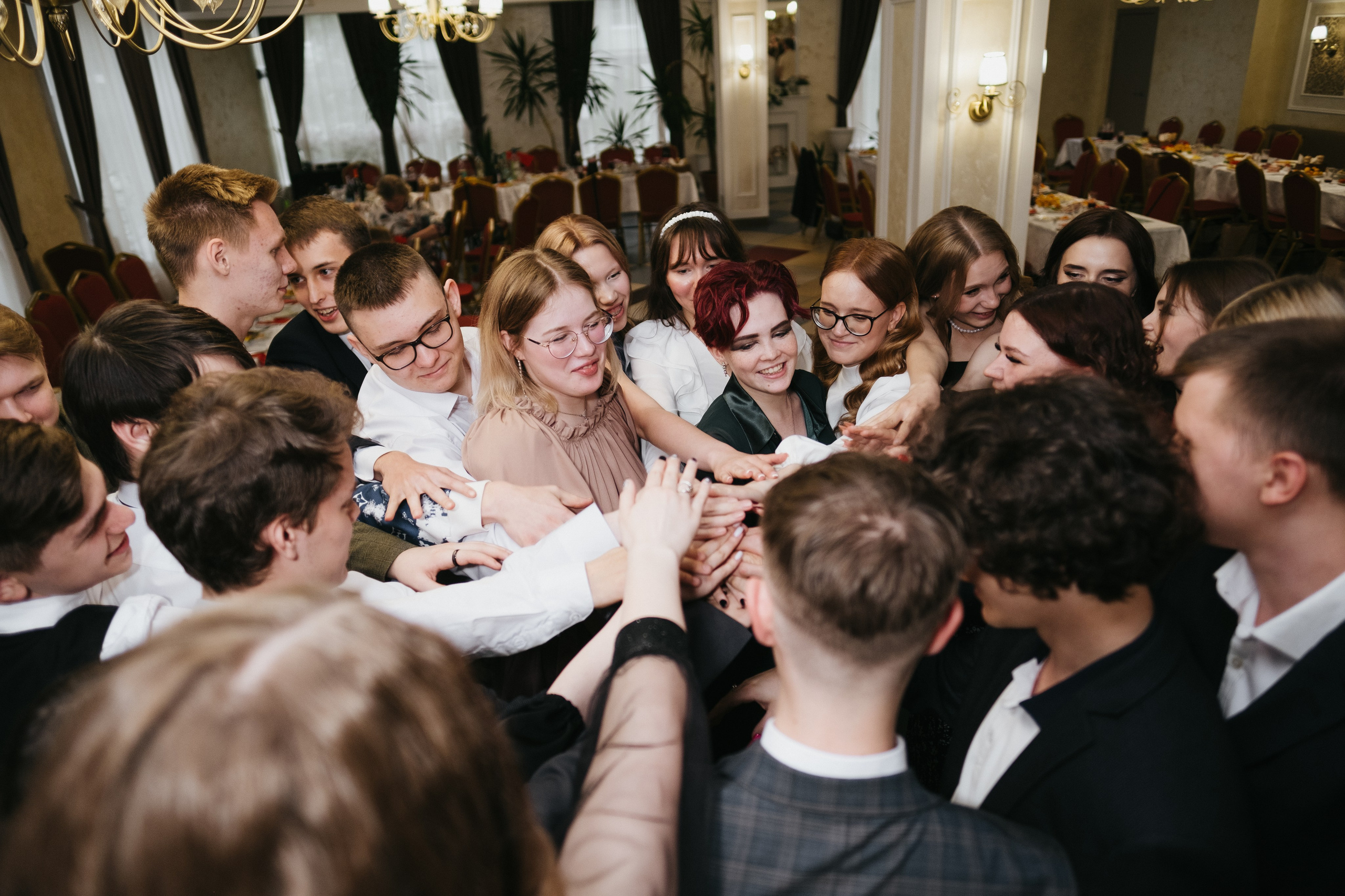 Выпускной 11 класс школы № 30. Свадебный и репортажной фотограф Денис Ожигин в Краснодаре и Краснодарском крае