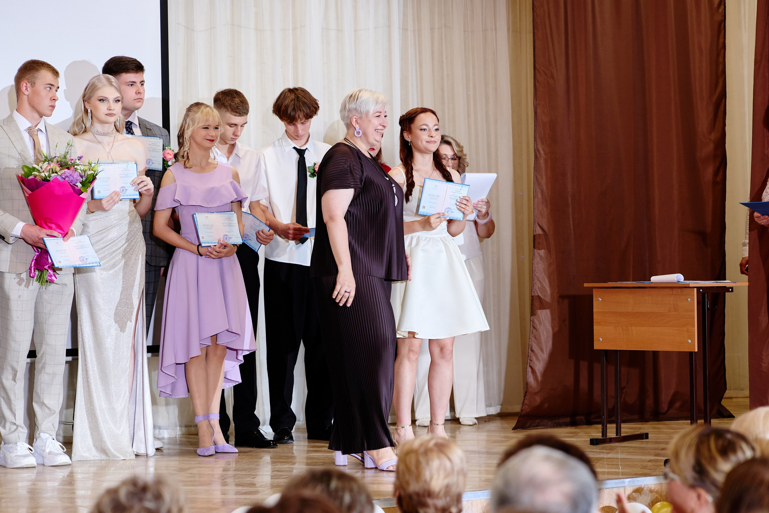 Выпускной 35 Сош. Фотограф Выпускные альбомы Таганрог Сергей Коробченко