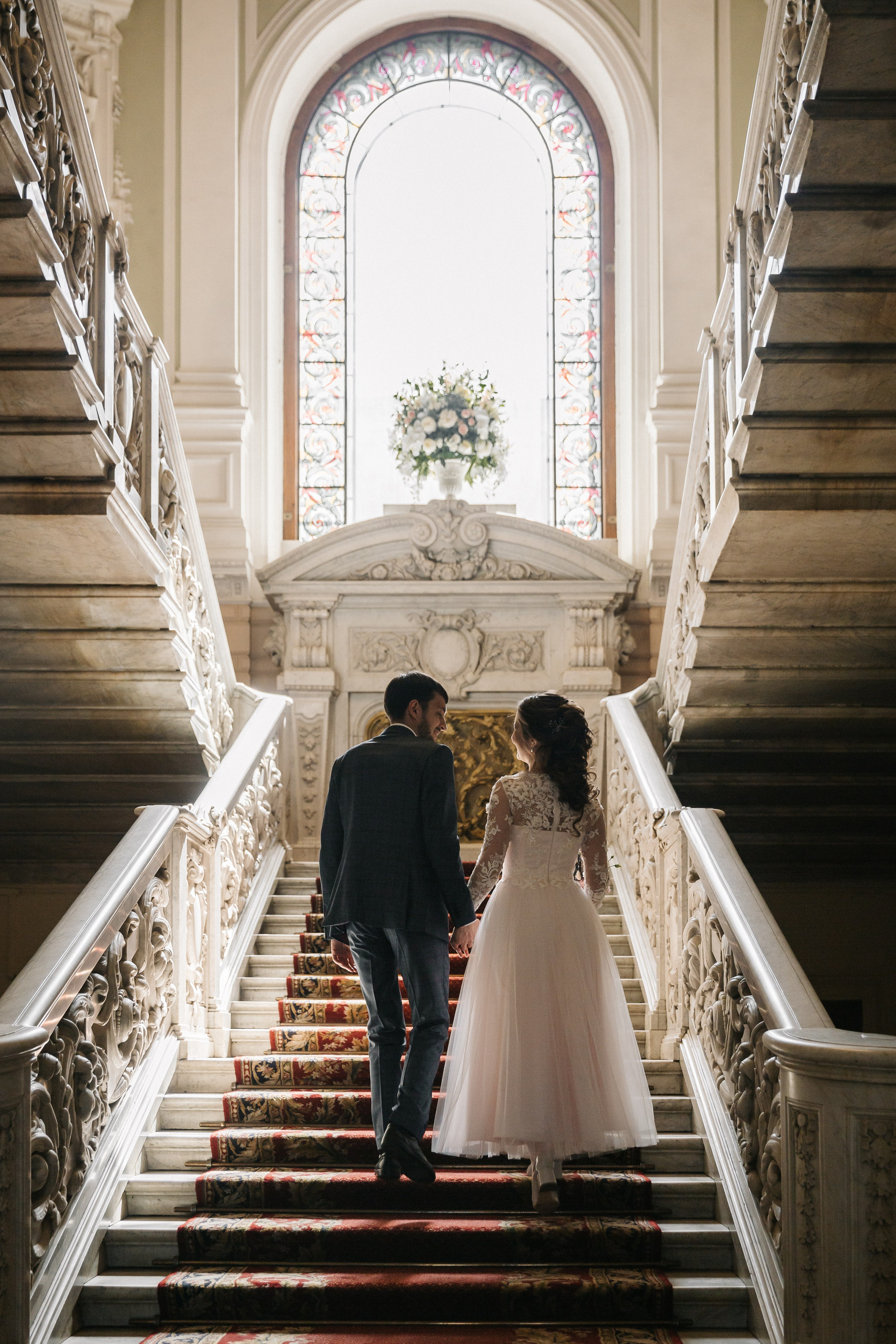 МАЙ | Дворец № 1, Атланты, Эрмитажный дворик. Свадебный фотограф в Санкт-Петербурге Полина Корзухина