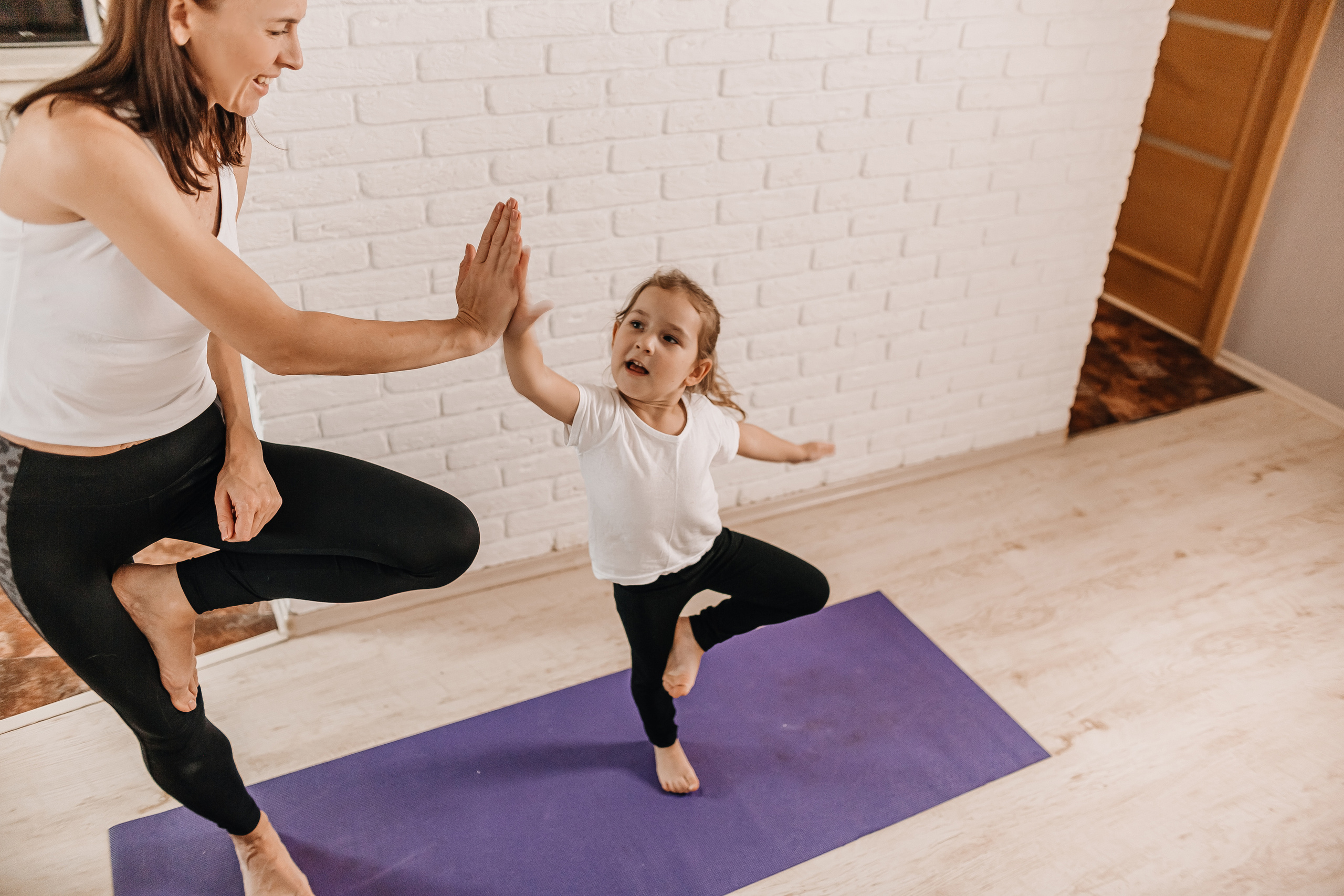 Милая домашняя йога. Женский портрет. Эстетично и немного лично. Владивосток