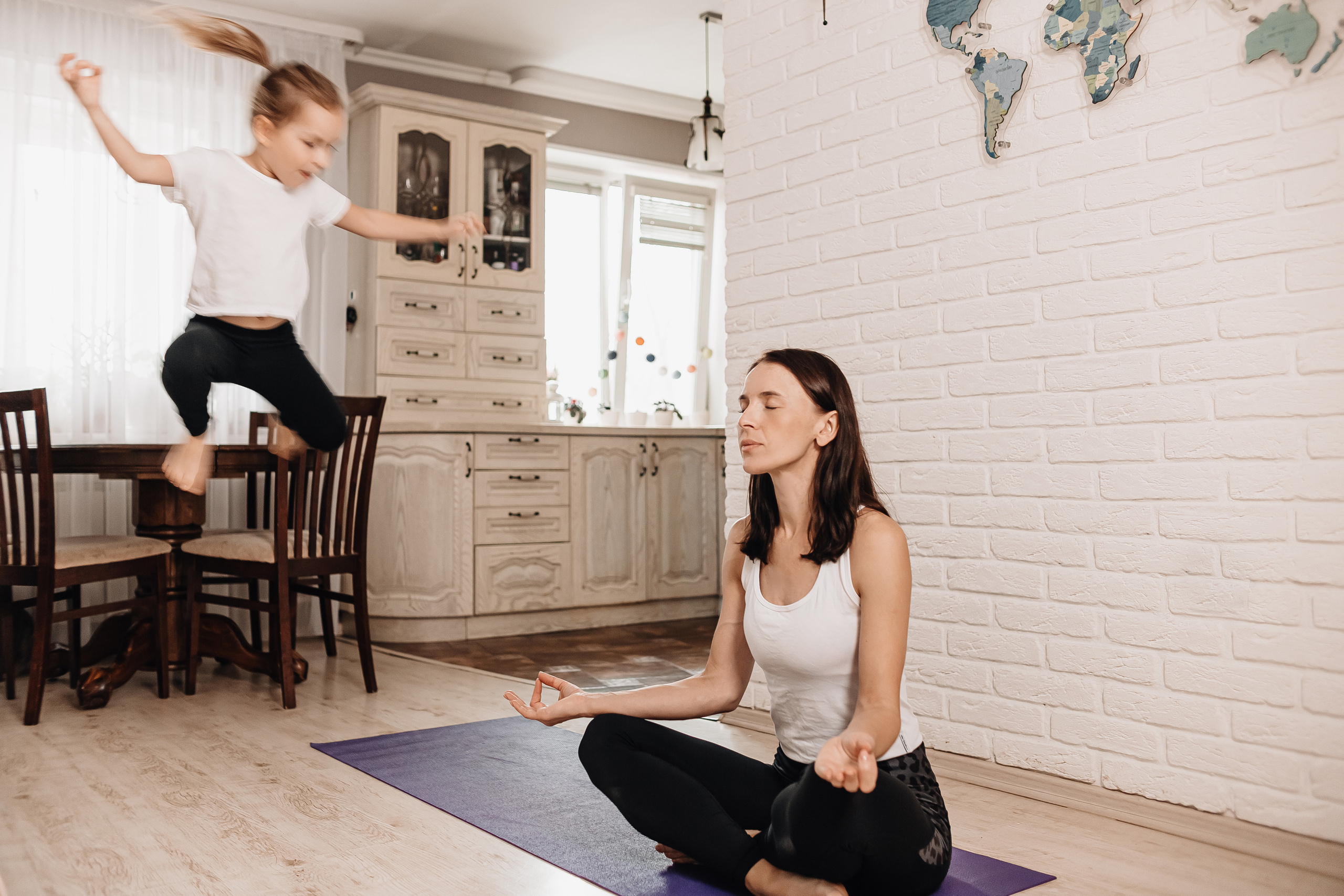 Милая домашняя йога. Женский портрет. Эстетично и немного лично. Владивосток