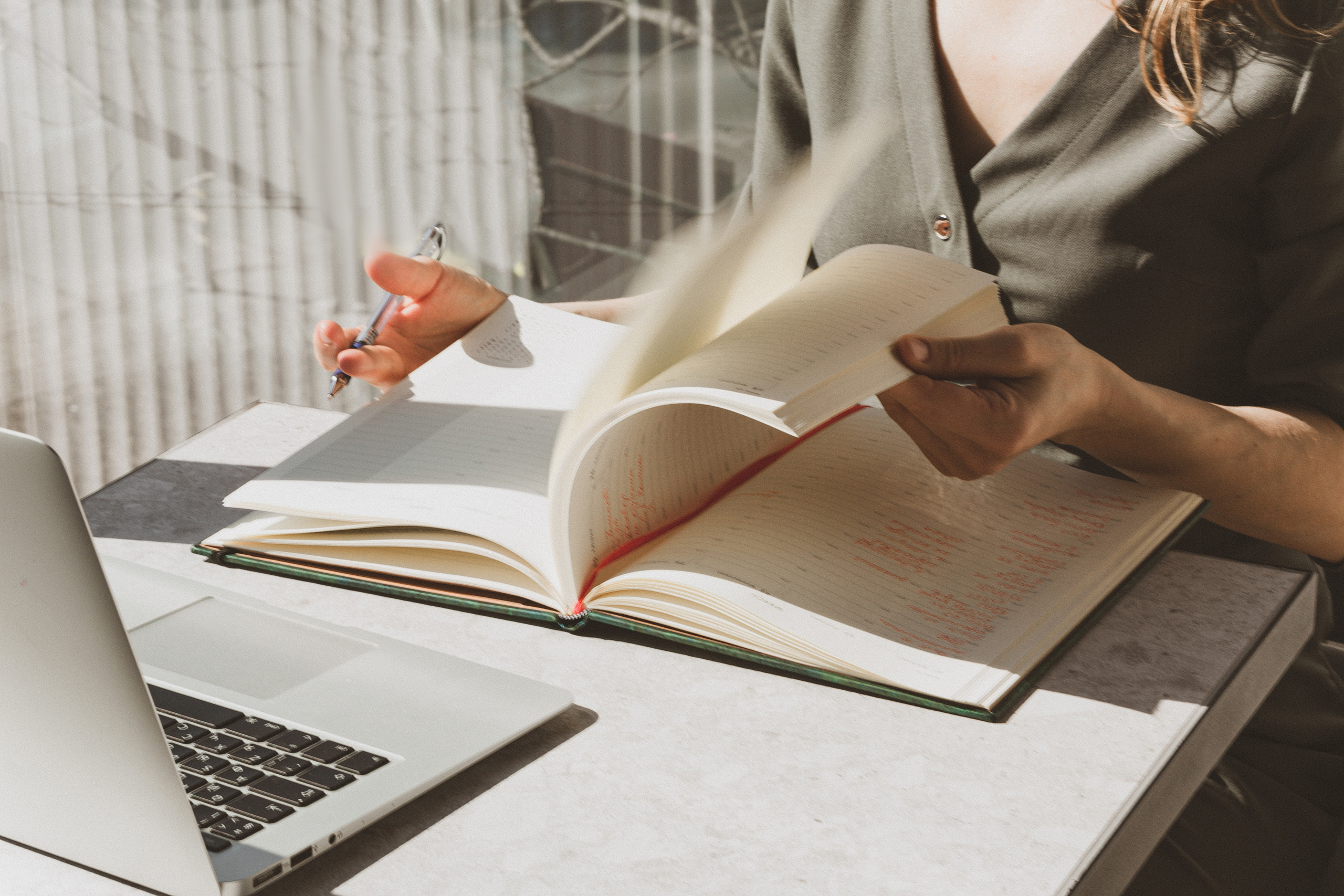 Контент для экспертного блога бухгалтера. Женский портрет. Эстетично и немного лично. Владивосток