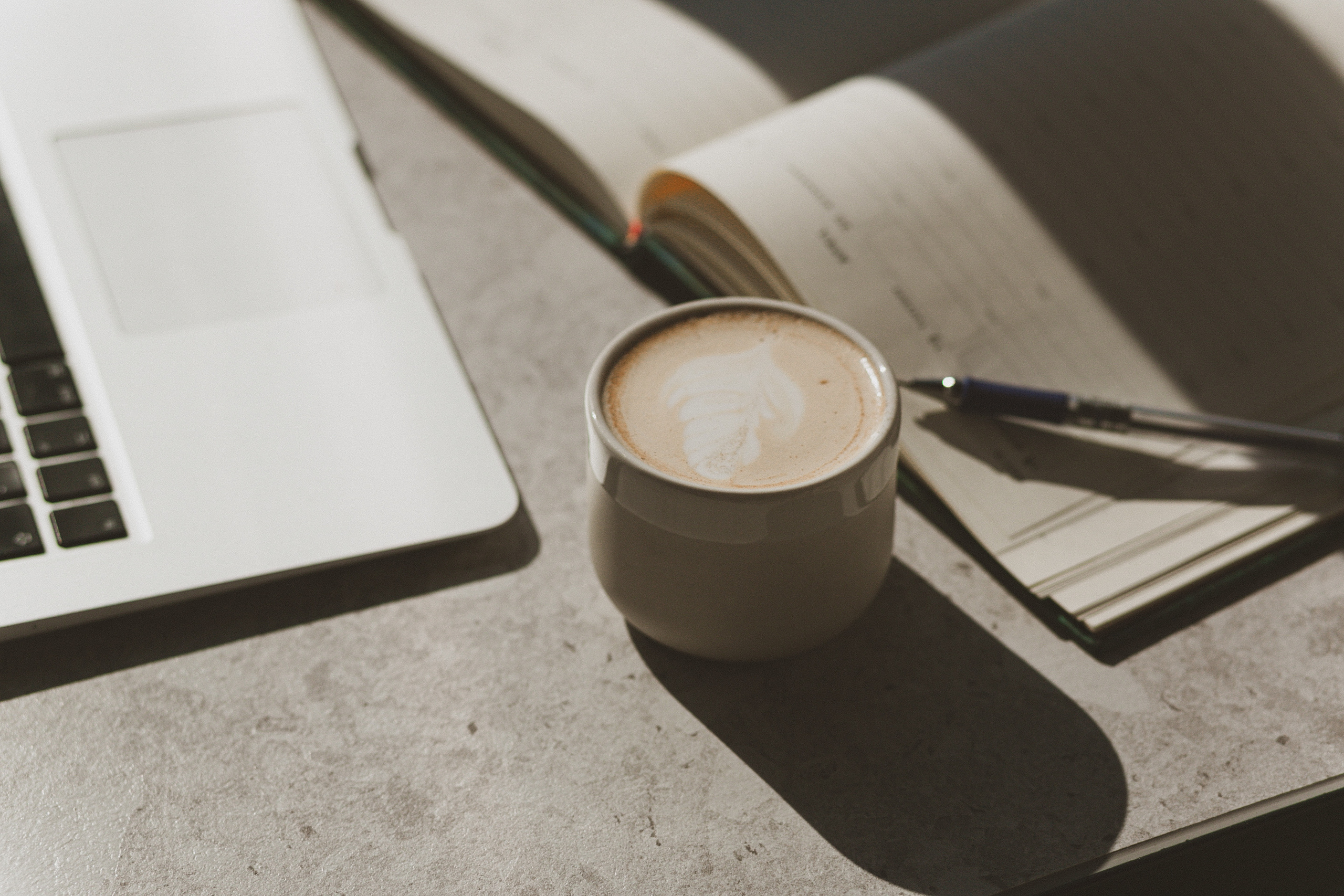 Контент для экспертного блога бухгалтера. Женский портрет. Эстетично и немного лично. Владивосток