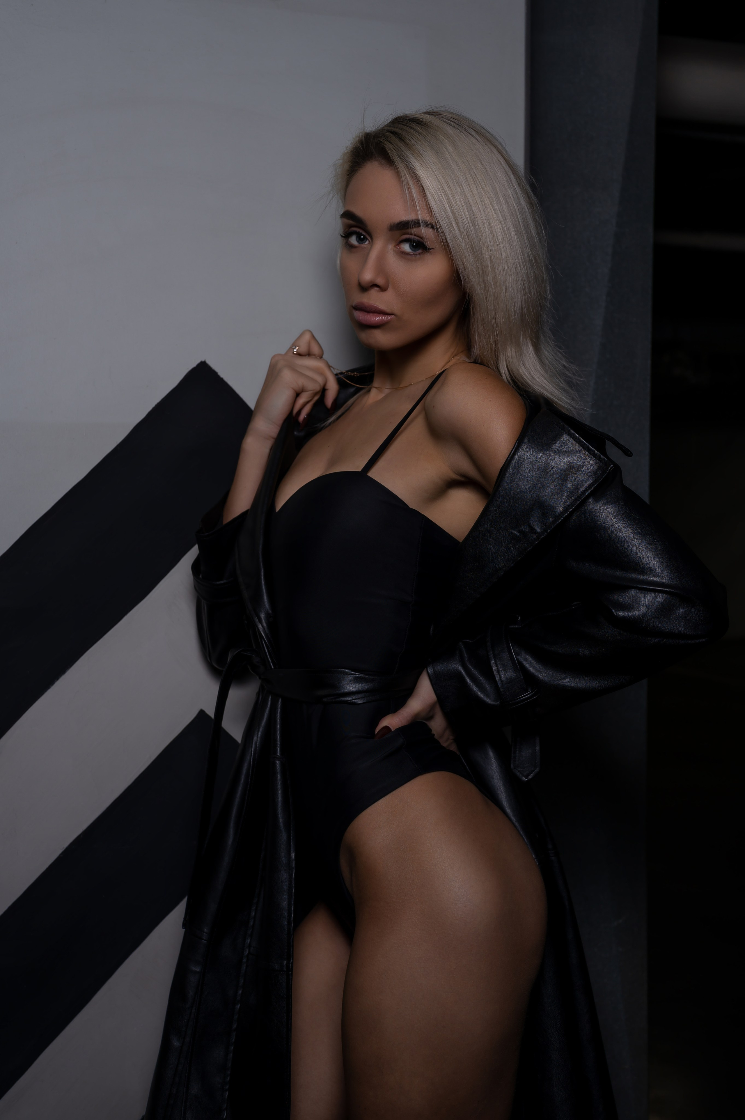 На парковке. Портретный и будуарный фотограф в Воронеже. Игорь Бабичев