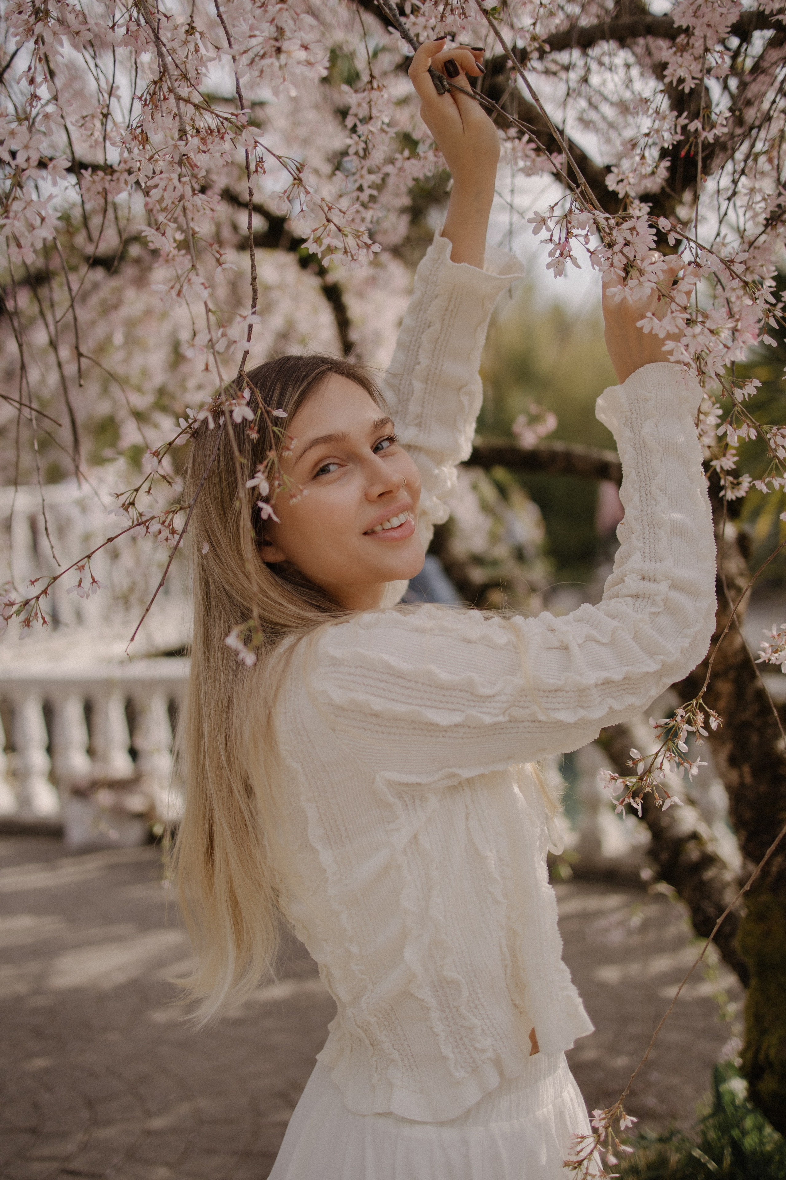 Света в сакуре. Фотограф Сочи Адлер Сириус Красная поляна Олеся Минив