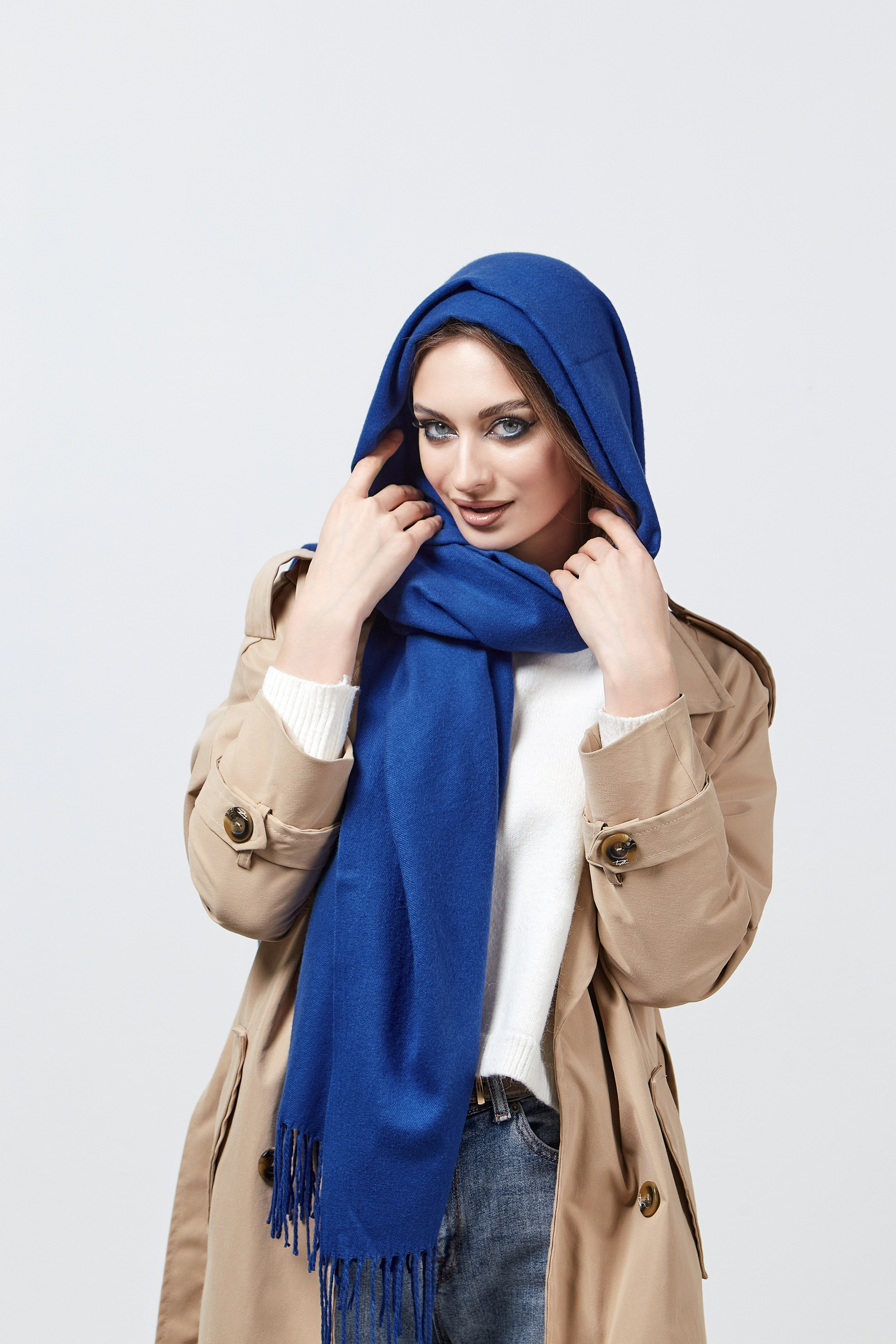 Фотосессия женских шарфы. Фотограф Руслан Потапов в Краснодаре