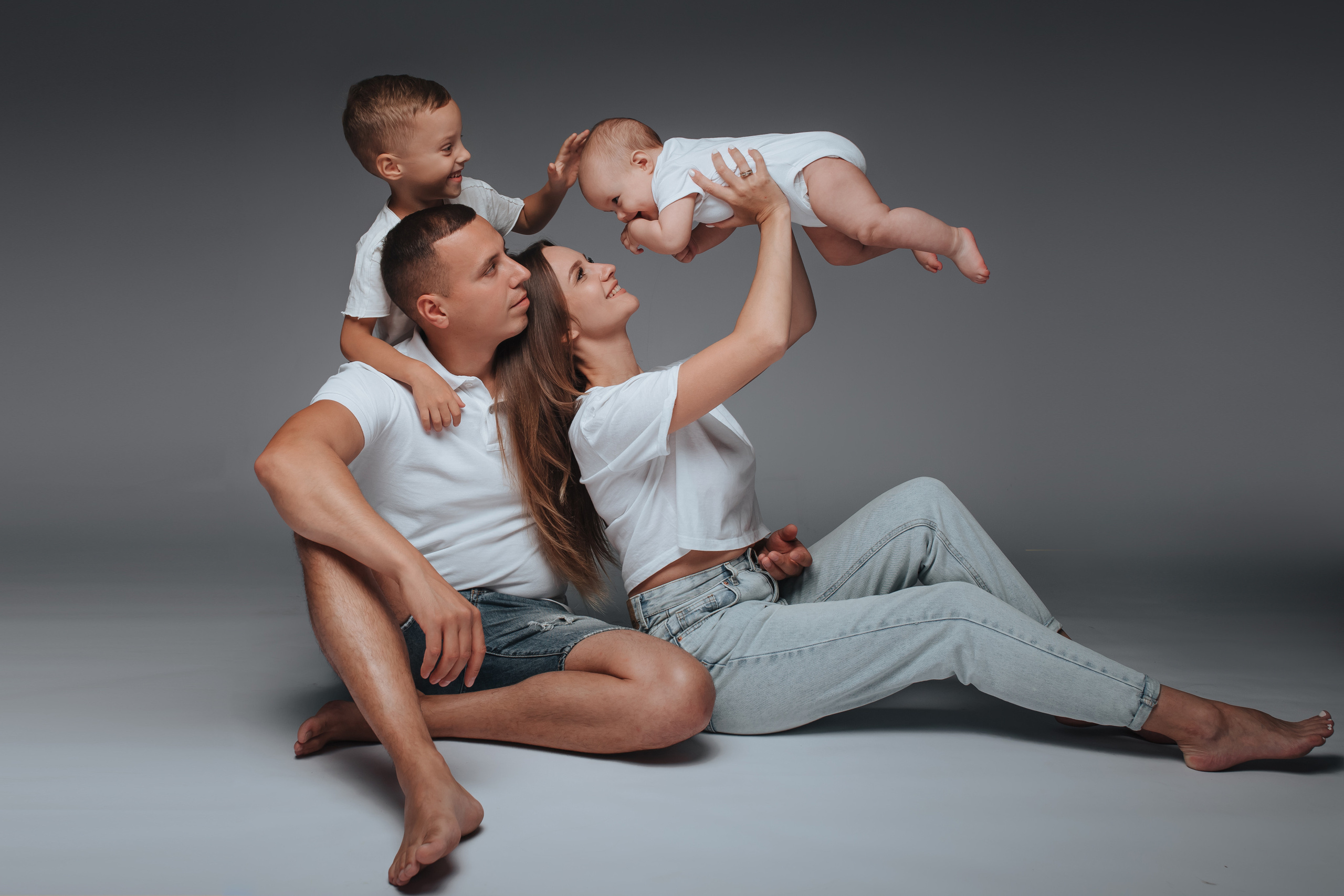 Семейная фотосессия в студии. Саша Бычихина фотограф