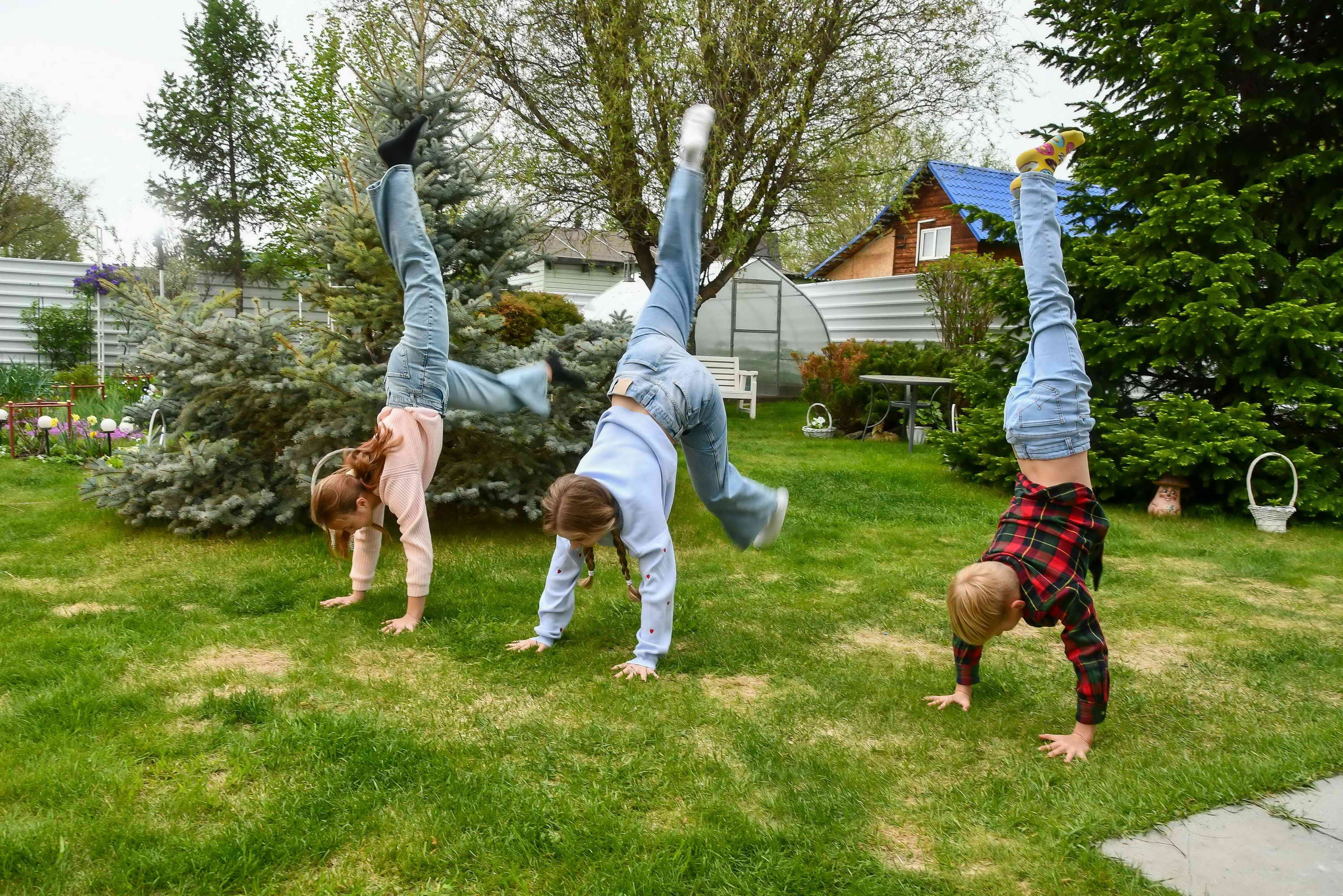 Выписка из роддома. Гуляния. Репортажный и детский фотограф в Новосибирске