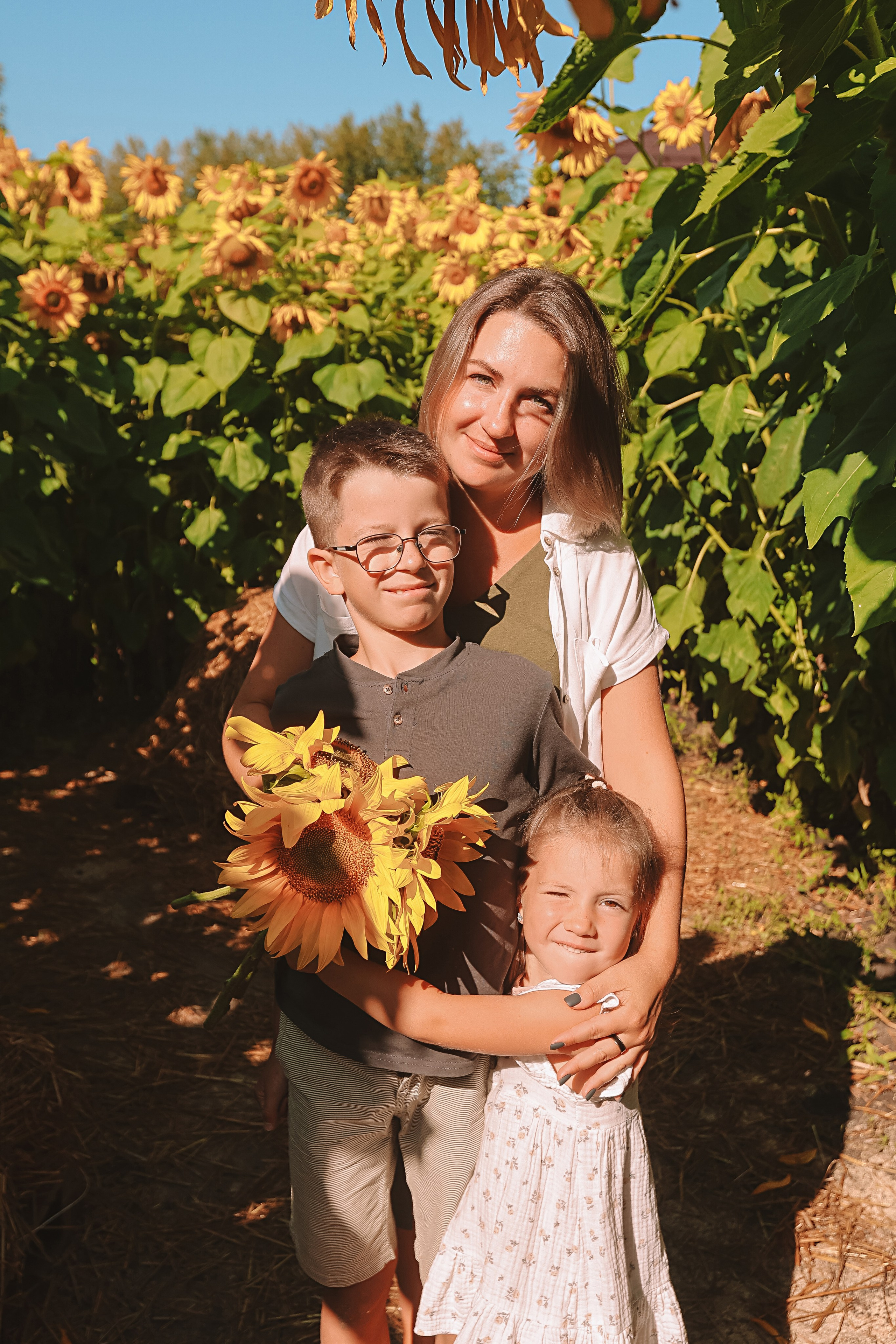 Подсолнухи. Семейный фотограф Тюмень, фотограф на роды Салмина Мария
