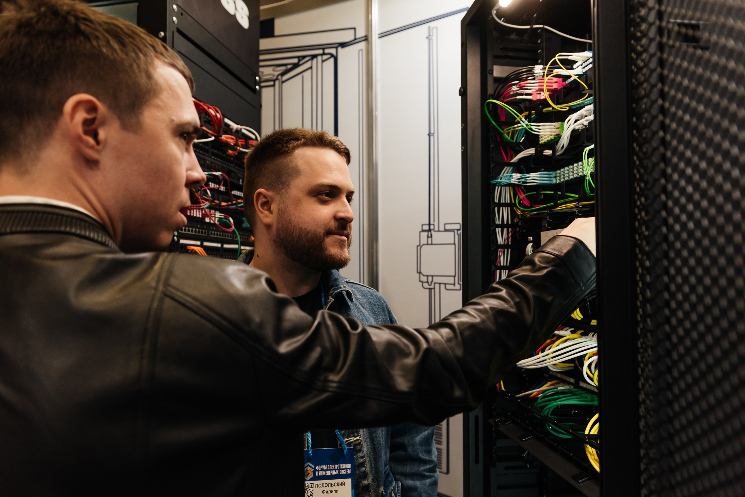 Репортажная съёмка на форуме ЭТМ. Свадебный фотограф в Санкт-Петербурге Венера Ахметова