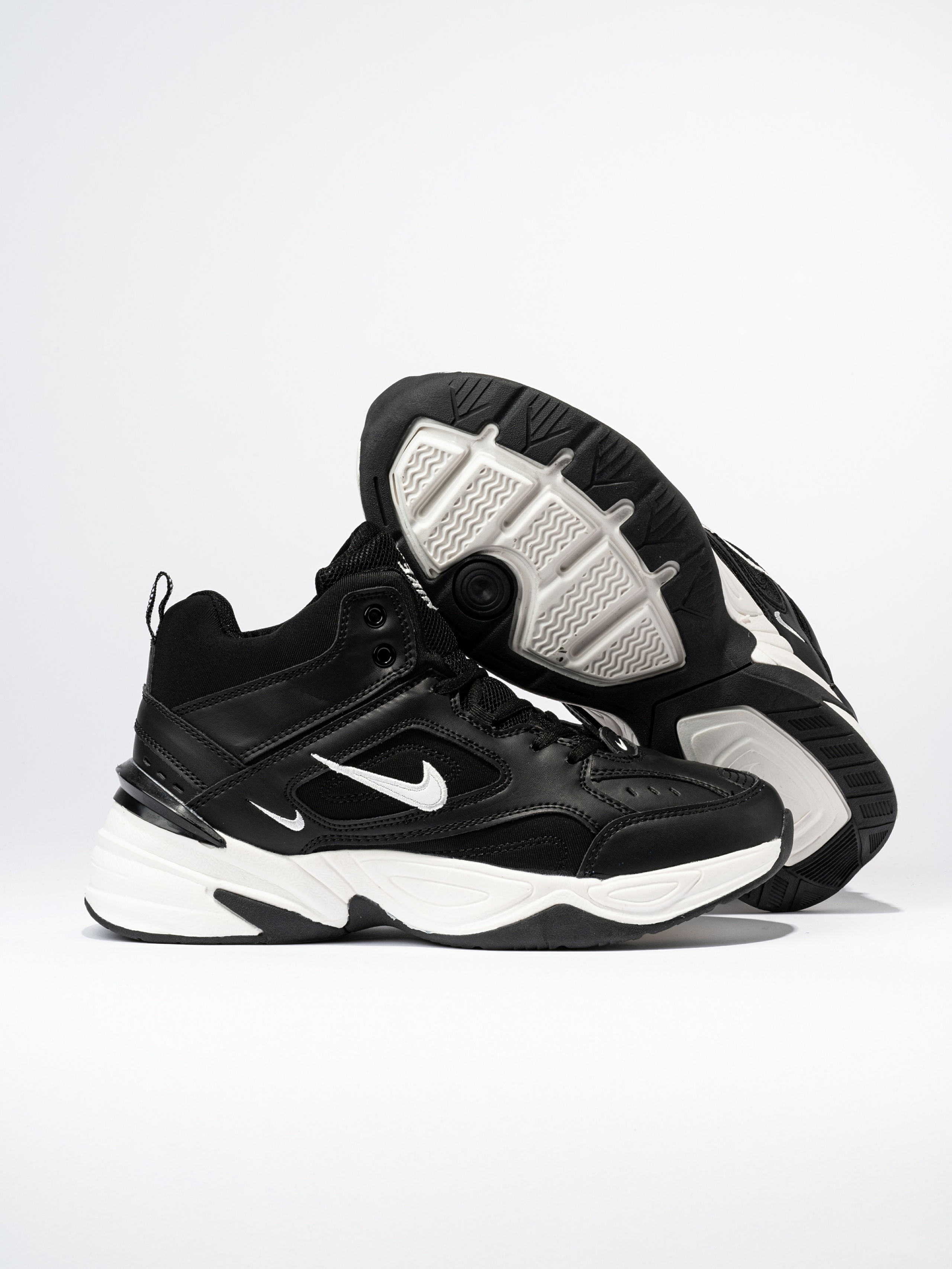 2023.10.24 — Фото кроссовок. Студия рекламной и предметной съемки товаров WELKO Studio