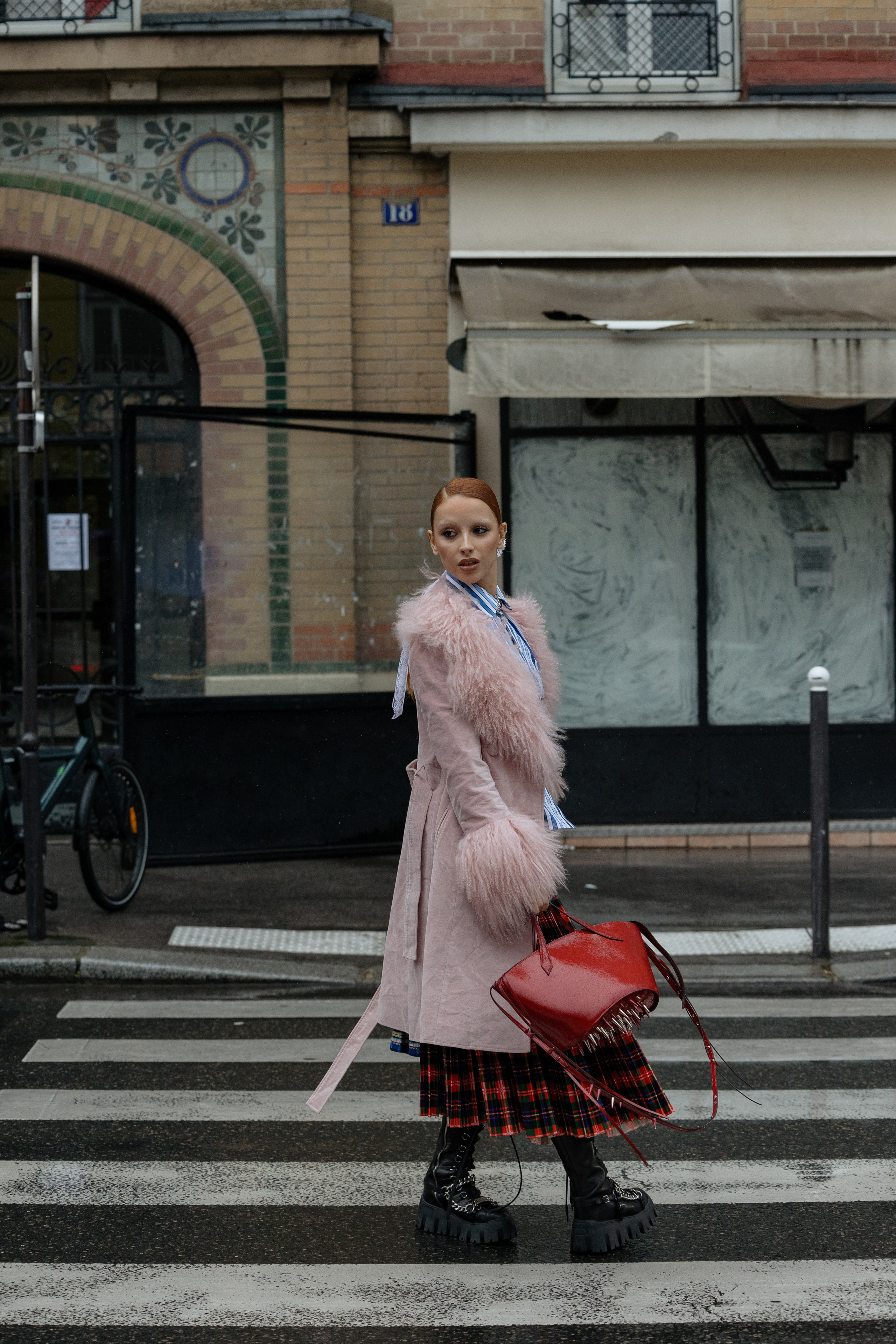 VIVIENNE WESTWOOD PFW WOMENSWEAR FALL-WINTER 24/25. Photographer in Milan Ivan Goncharov