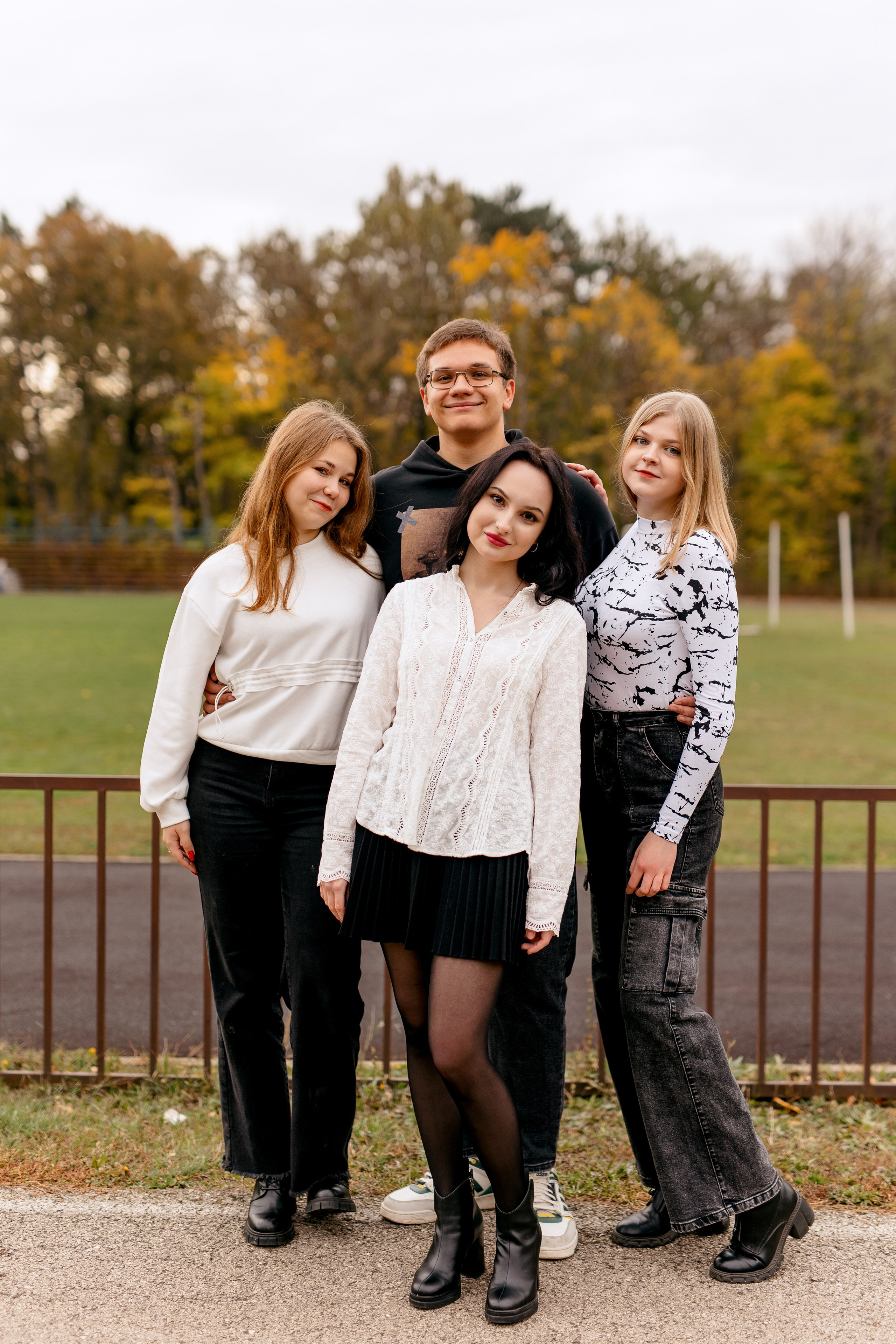 11 класс осенью в роще. Свадебный и семейный фотограф в Туле и области Маша Костина