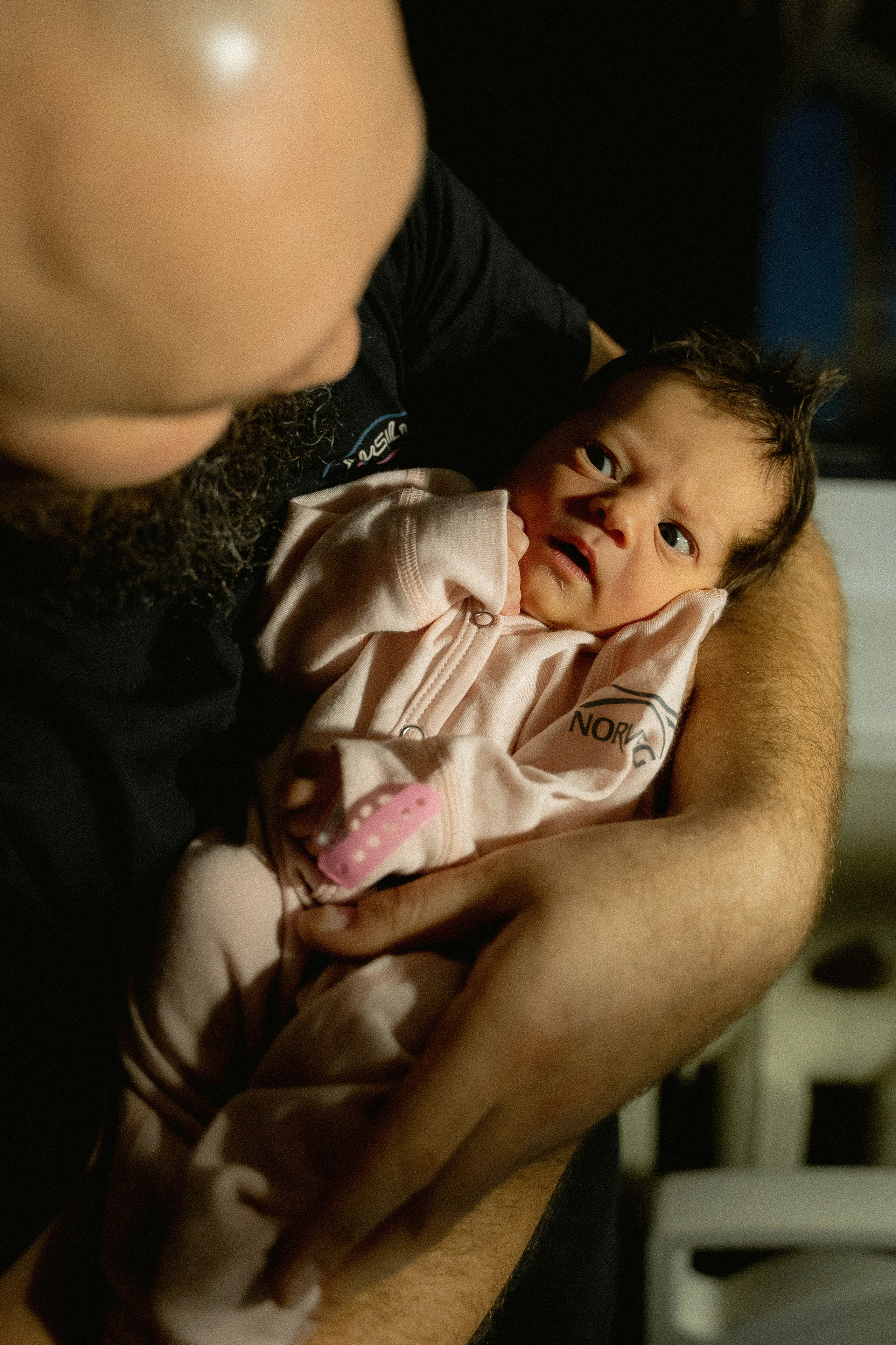 Счастье дома. Выписка из роддом при ГКБ № 29. Фотографы на роды в Москве. Фото и видео родов. Фотопроект «Продолжение рода»