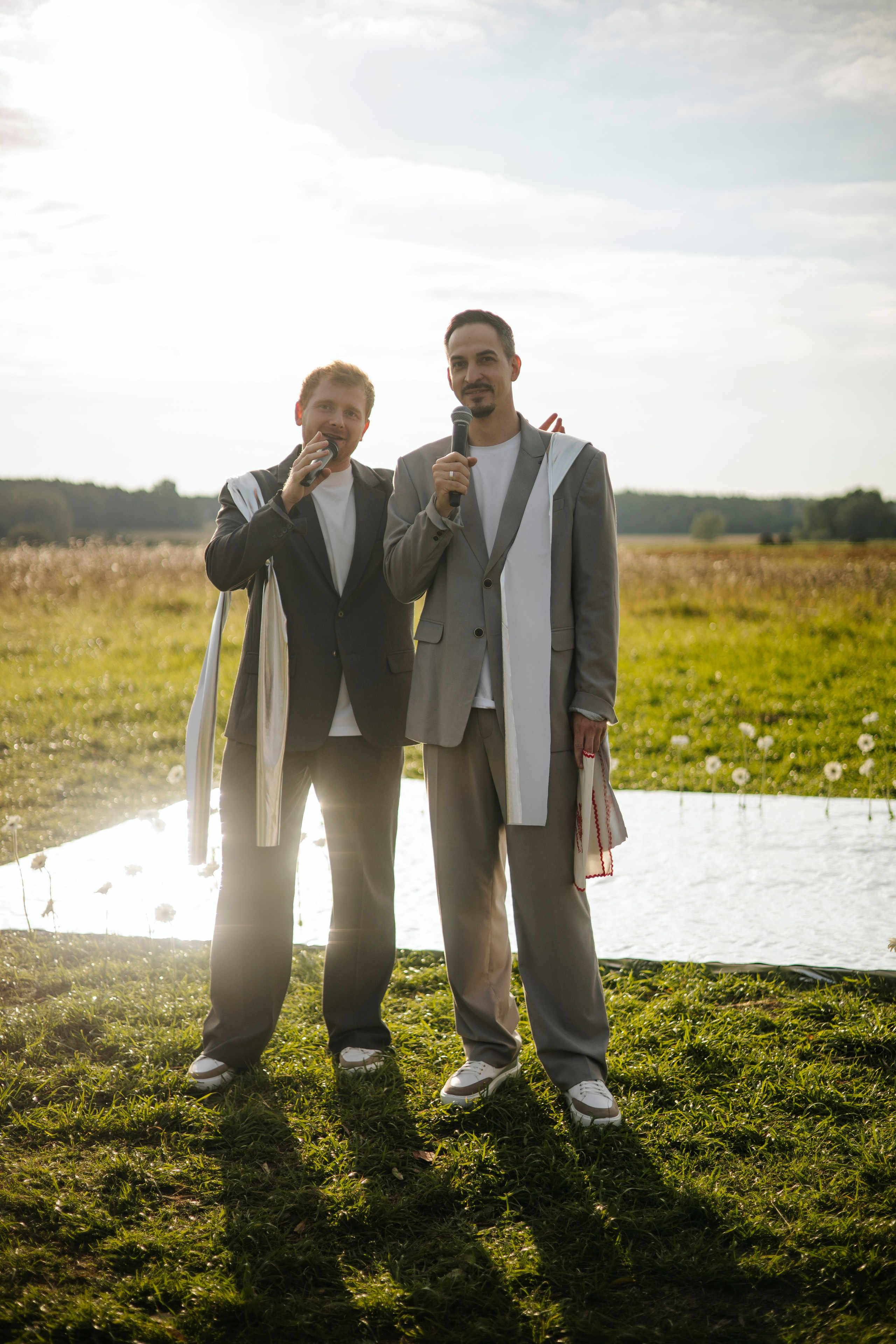 Артём и Вероника pine river. Nikolpinhasova